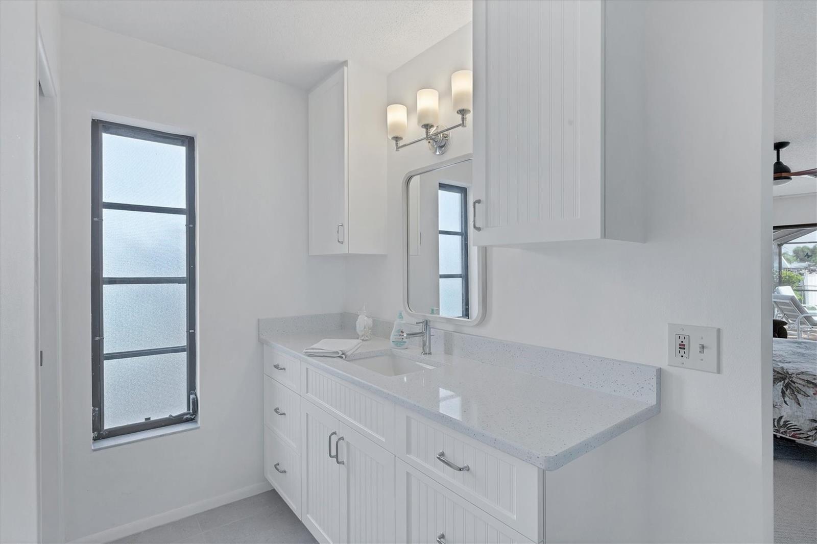 2076 Michigan Ave Property Photo 20