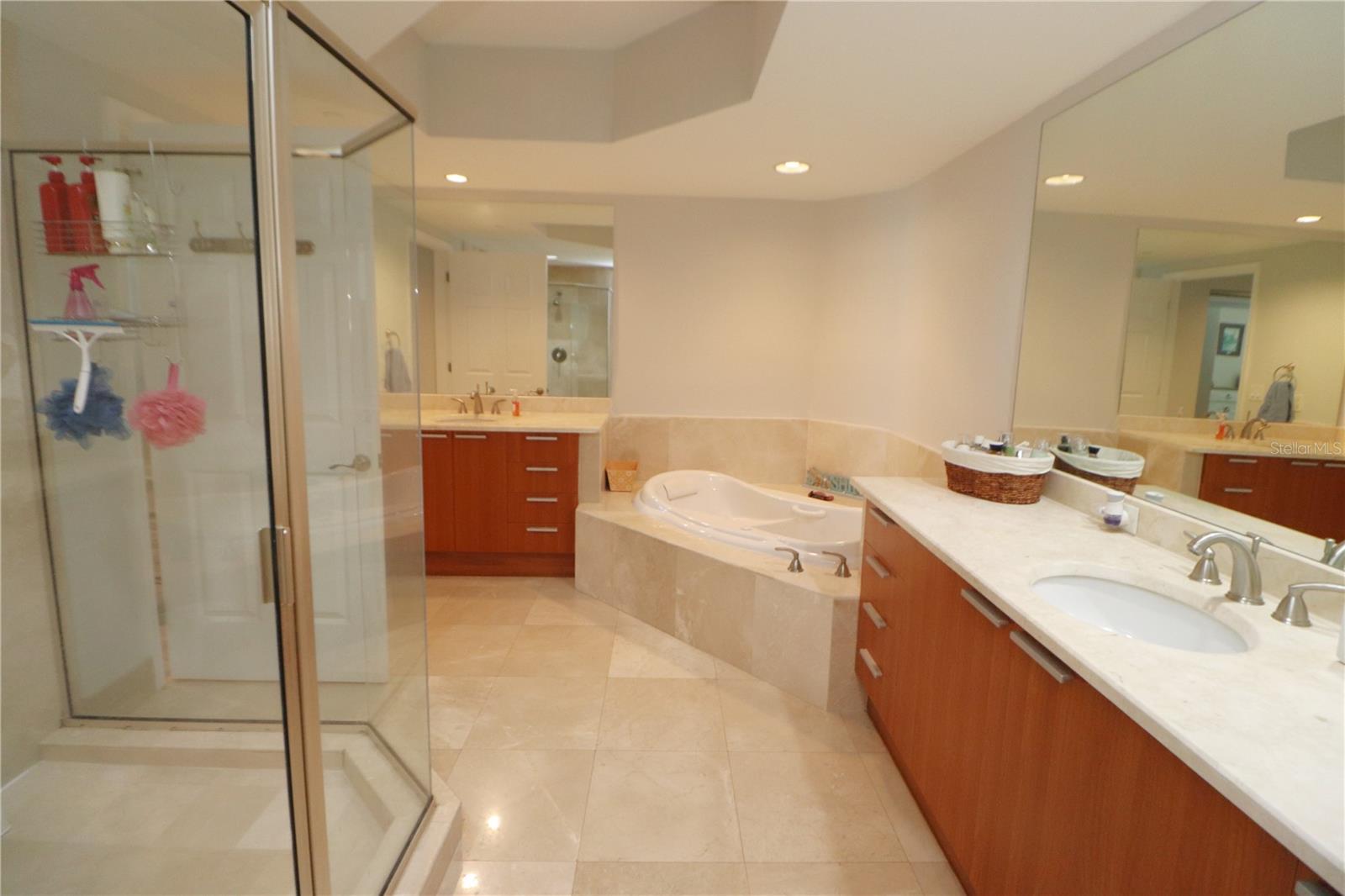 231 Riverside Dr #1106-1 Property Photo 23