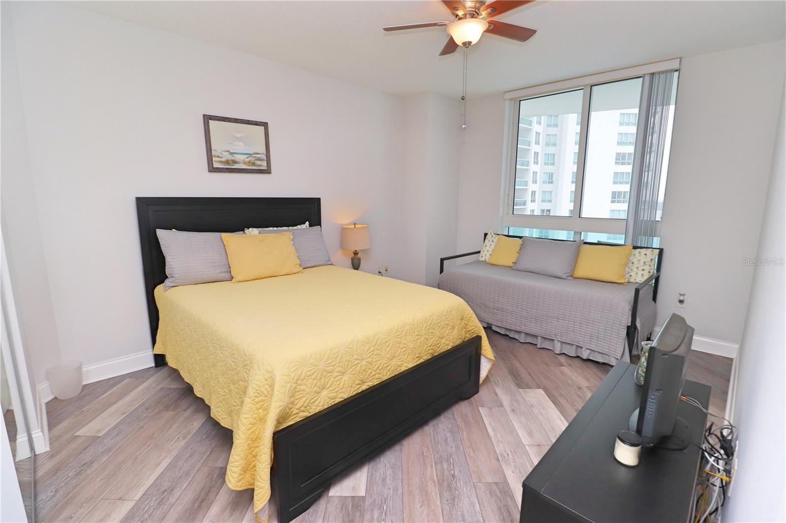 231 Riverside Dr #1106-1 Property Photo 31