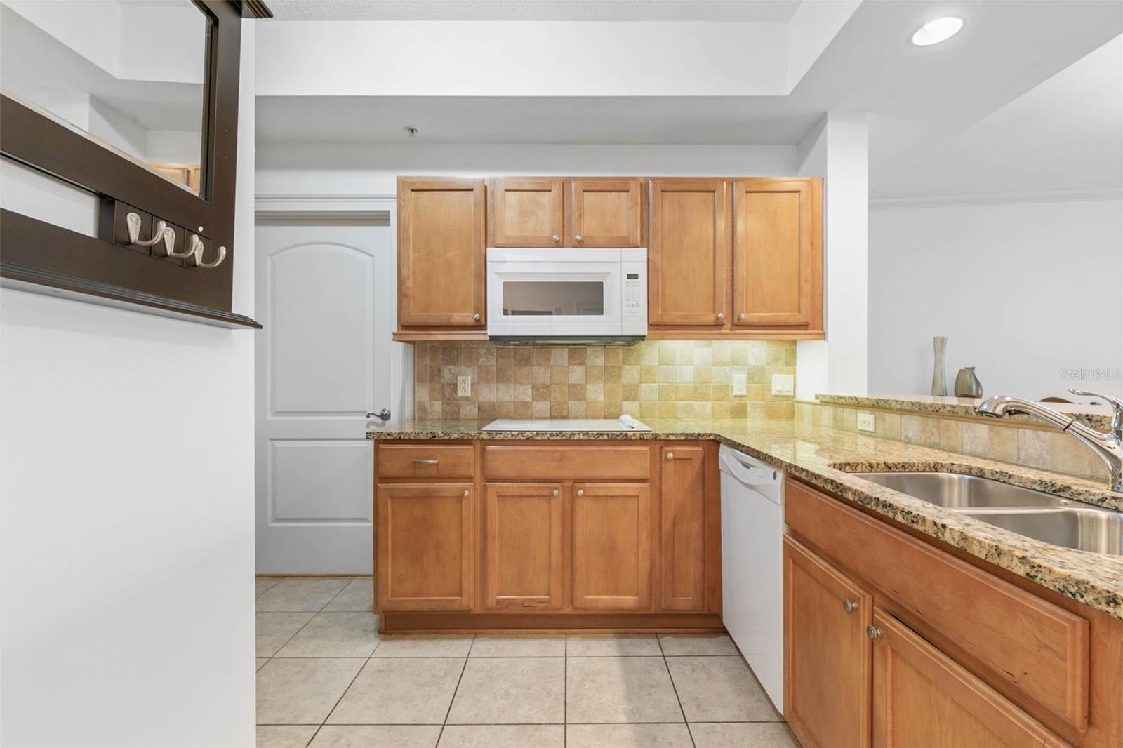102 Yacht Harbor Dr #273 Property Photo 17