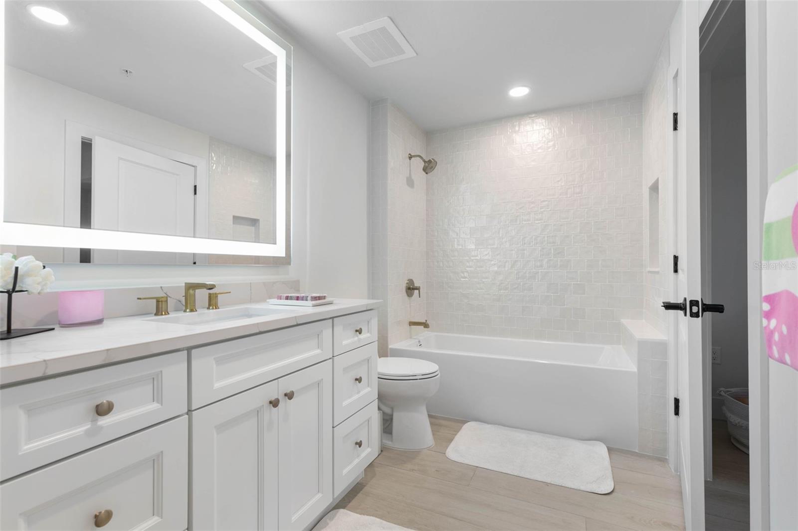 102 Yacht Harbor Dr #270 Property Photo 45