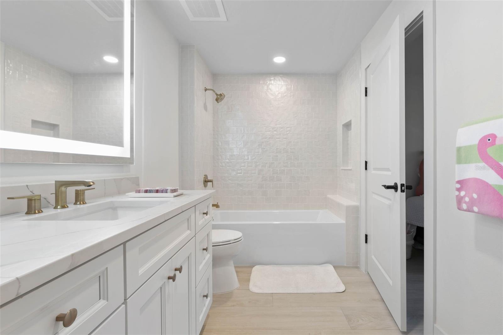102 Yacht Harbor Dr #270 Property Photo 46