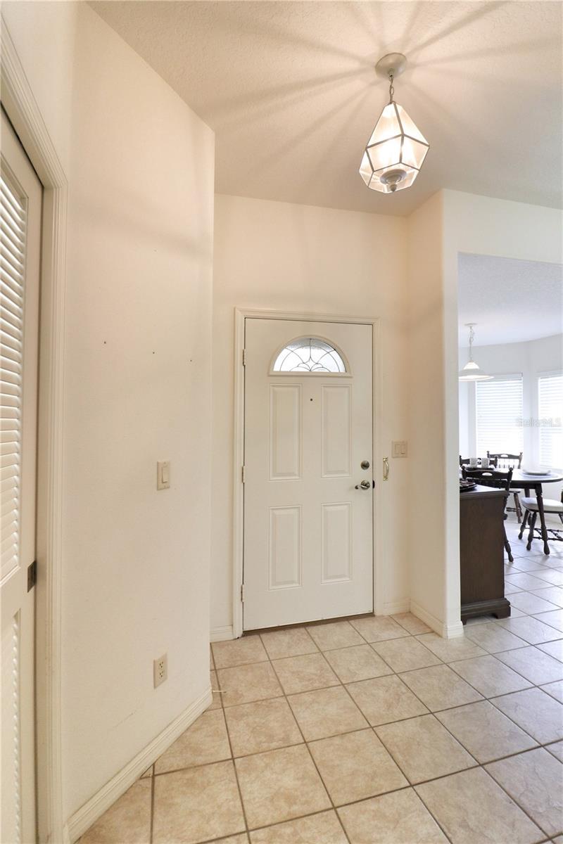 5433 Sir Churchill Dr Property Photo 3