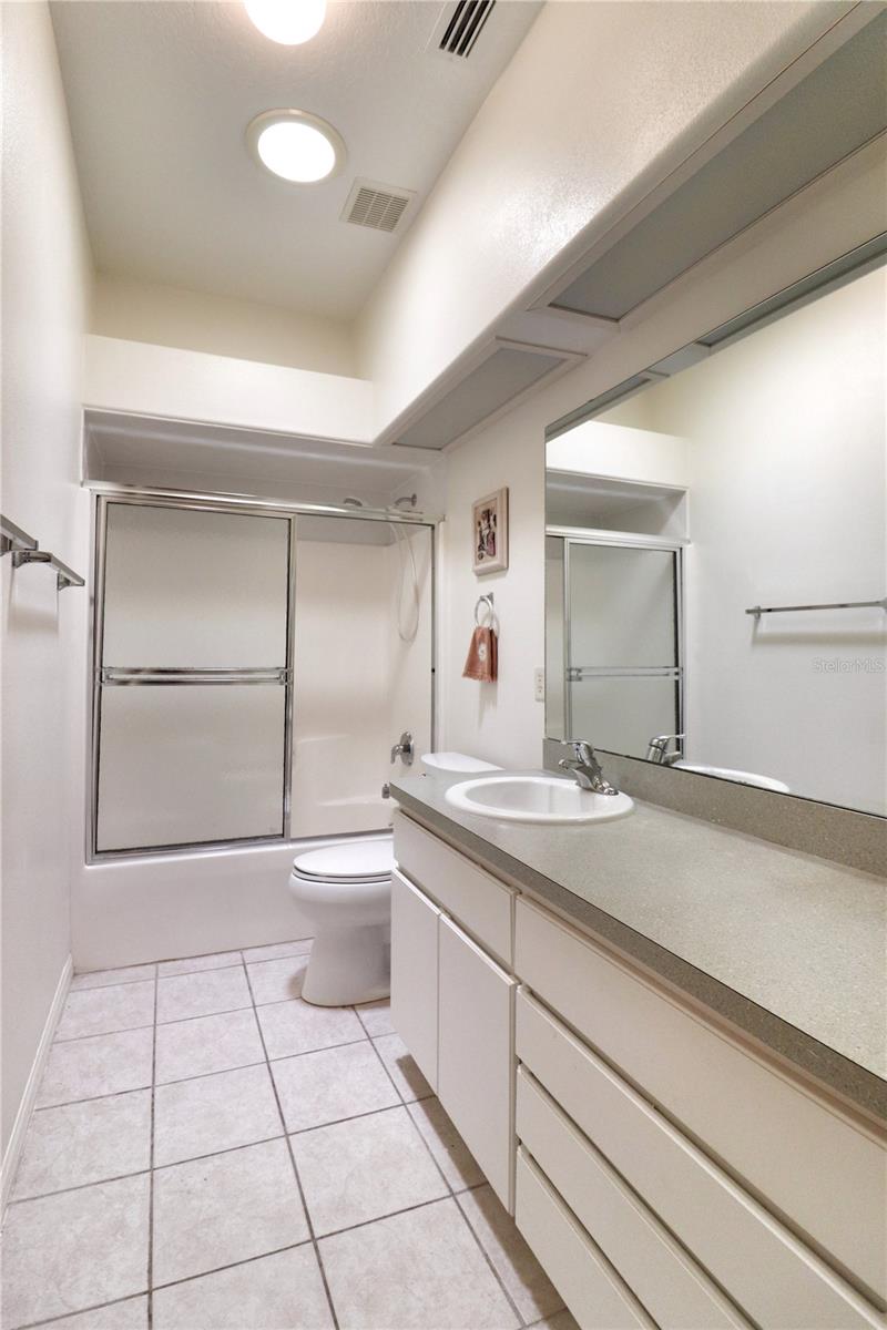 5433 Sir Churchill Dr Property Photo 15