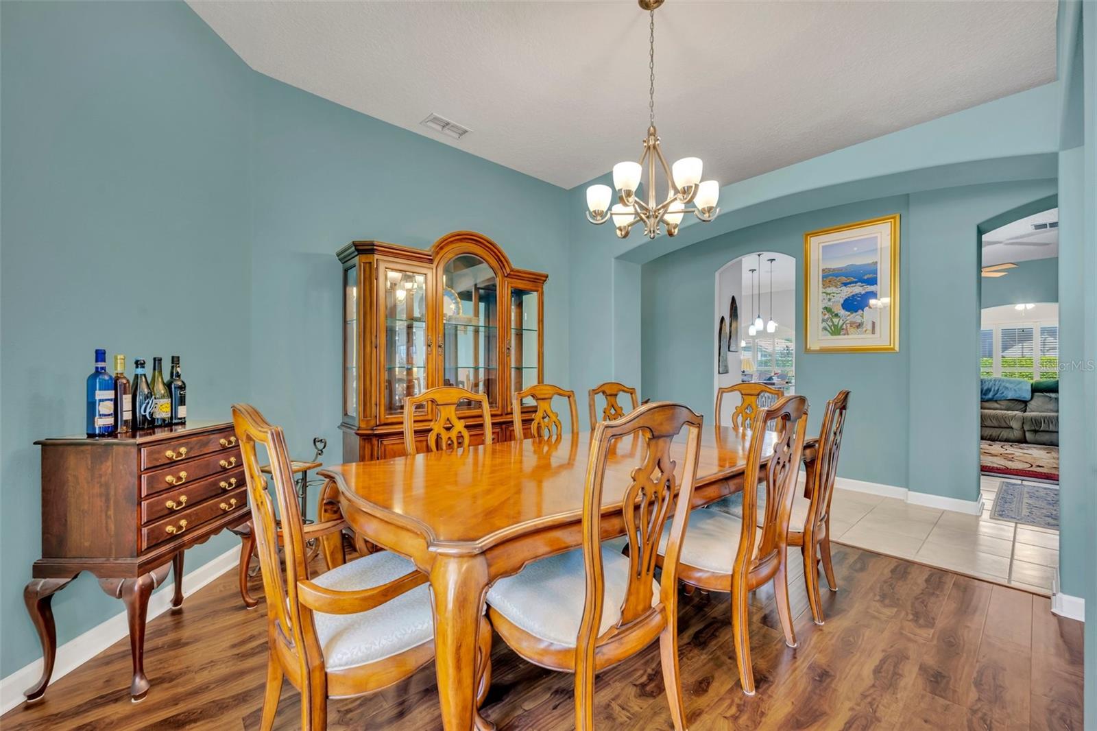 3914 Scarborough Ct Property Photo 6