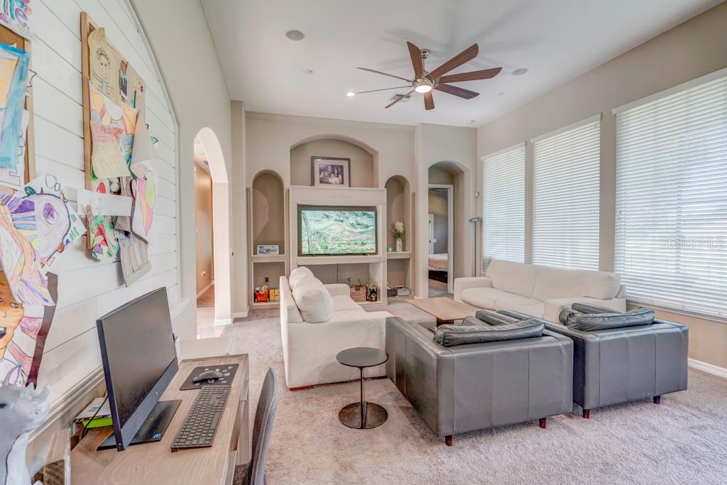 32313 Oak Canopy Dr Property Photo 6