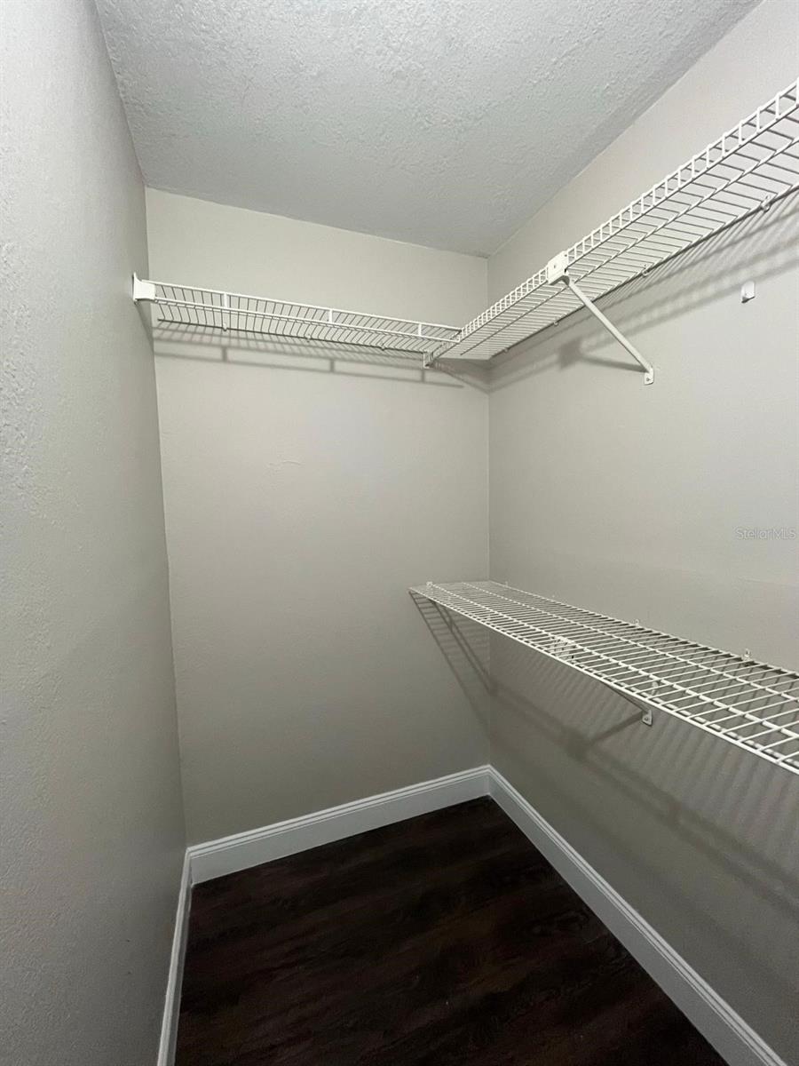 976 Leeward Pl #204 Property Photo 9