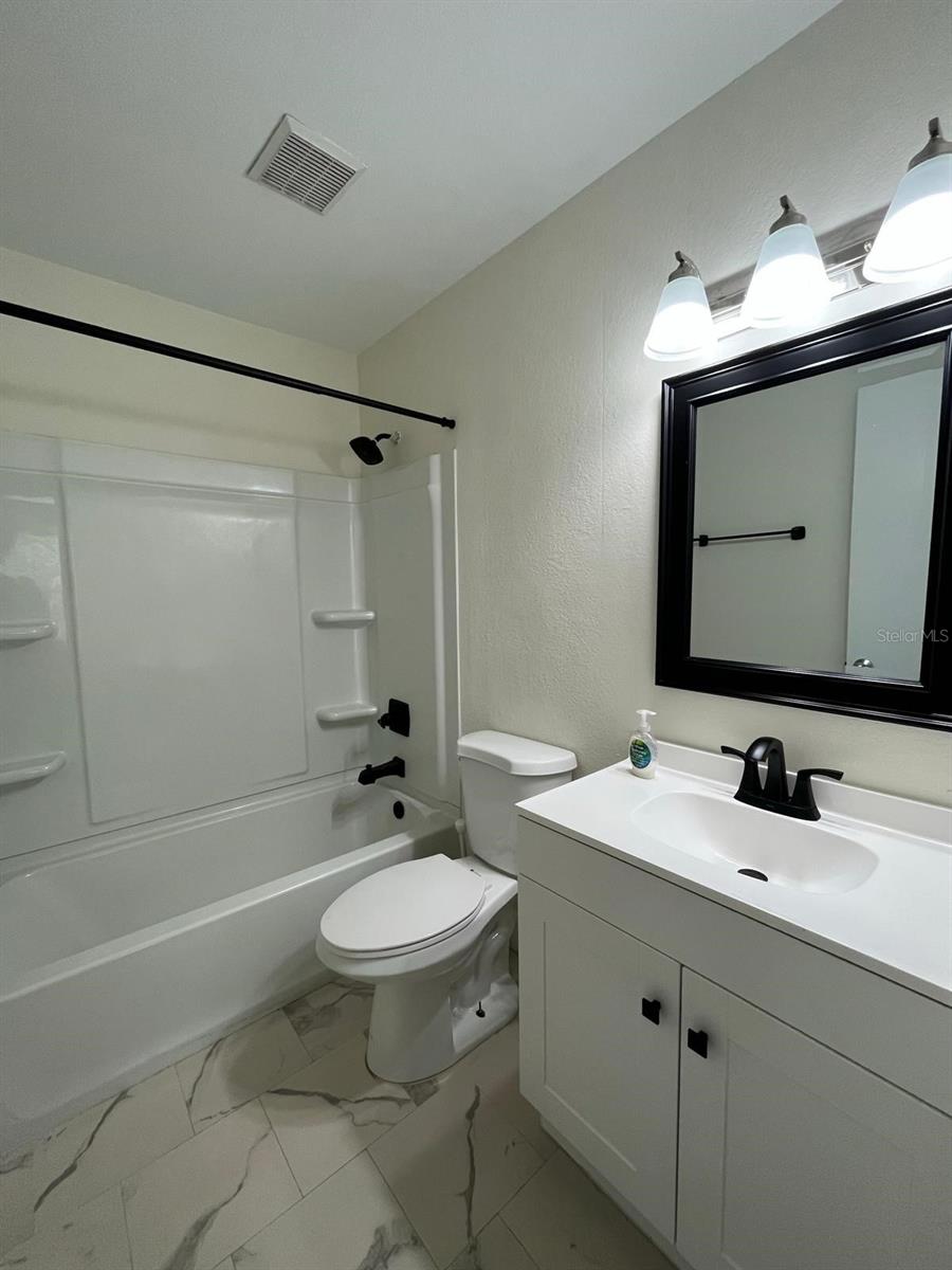 976 Leeward Pl #204 Property Photo 12