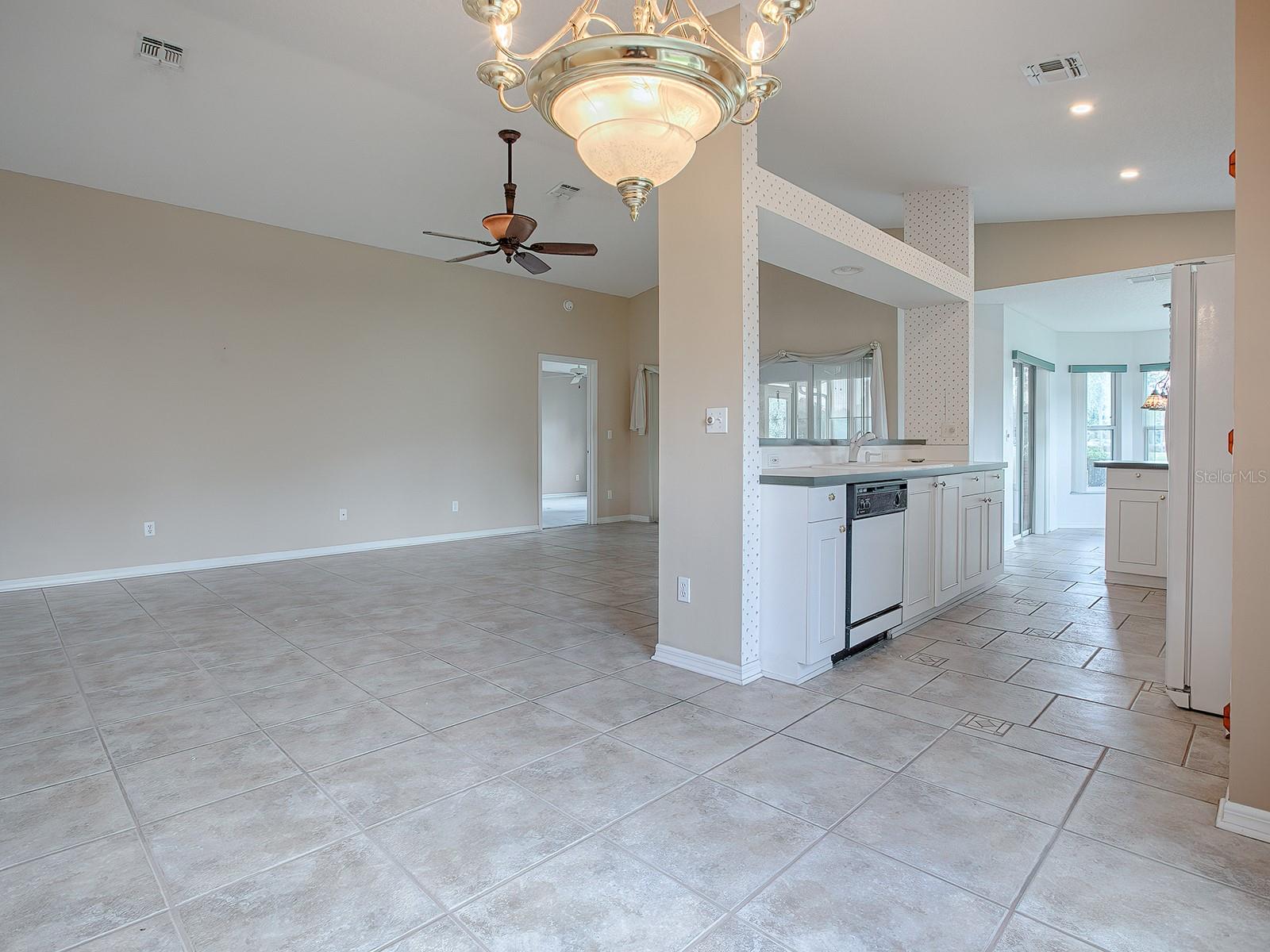536 Grand Vista Trl Property Photo 17