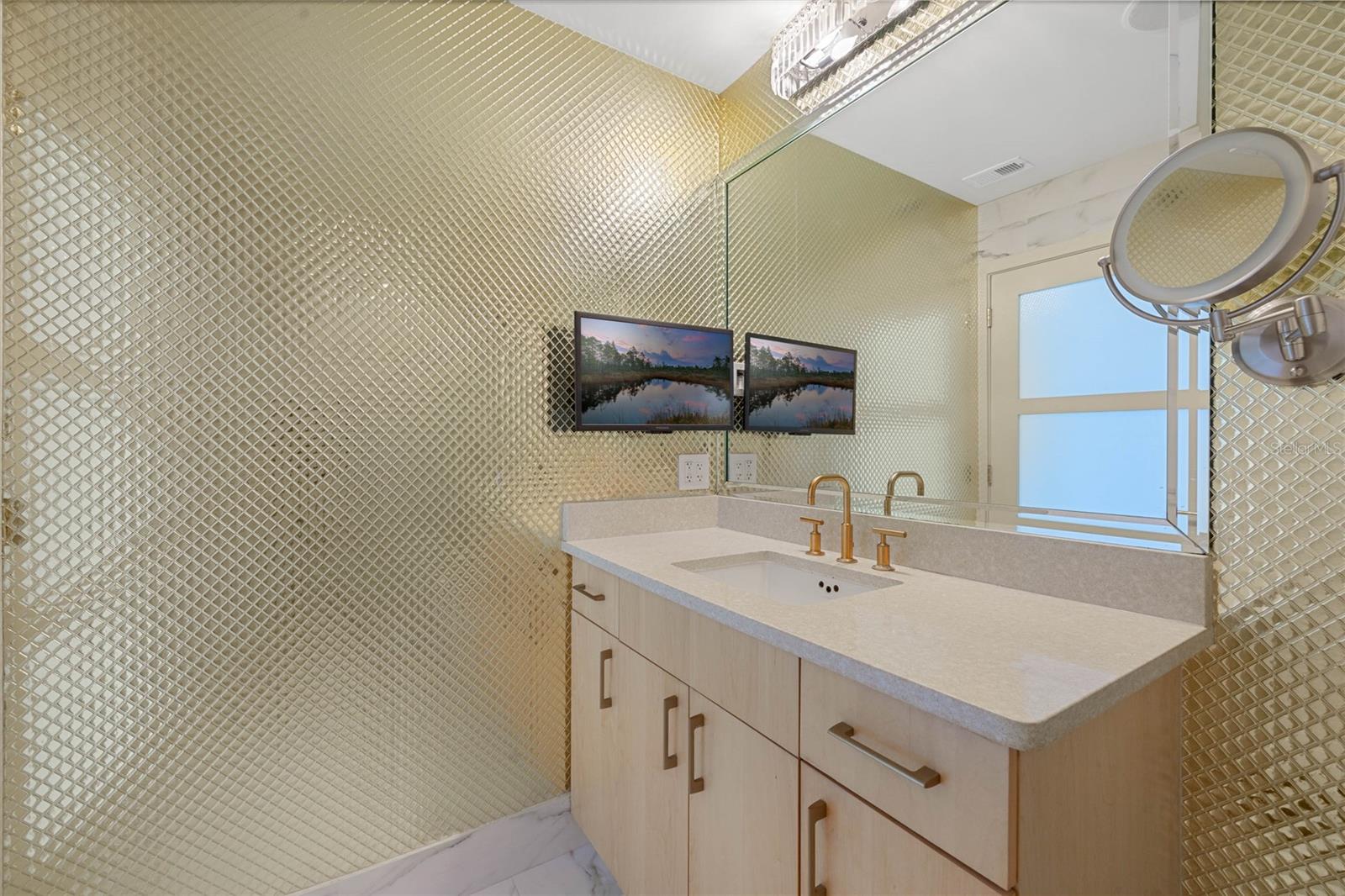 155 S Court Ave #1507 Property Photo 23