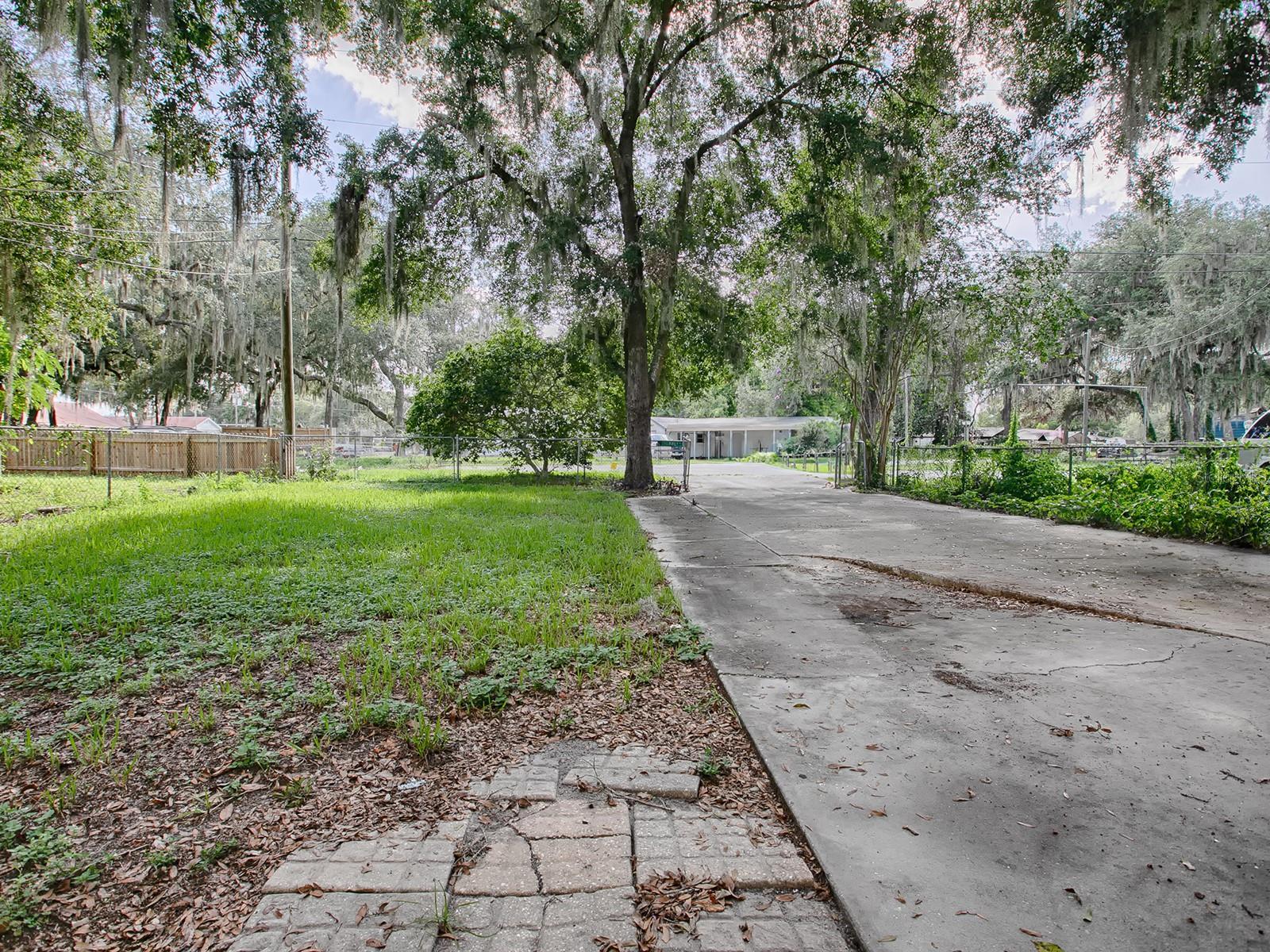 853 Cr 484 Property Photo 23