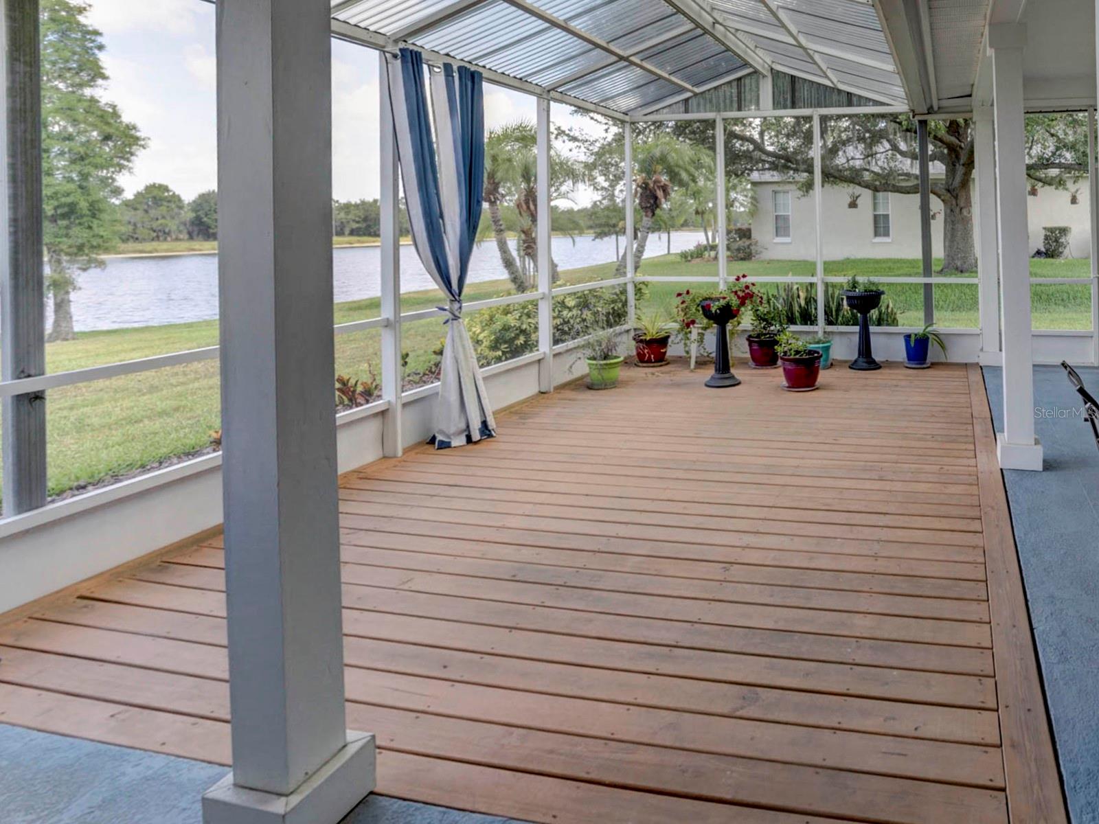 745 Square Lake Dr E Property Photo 33