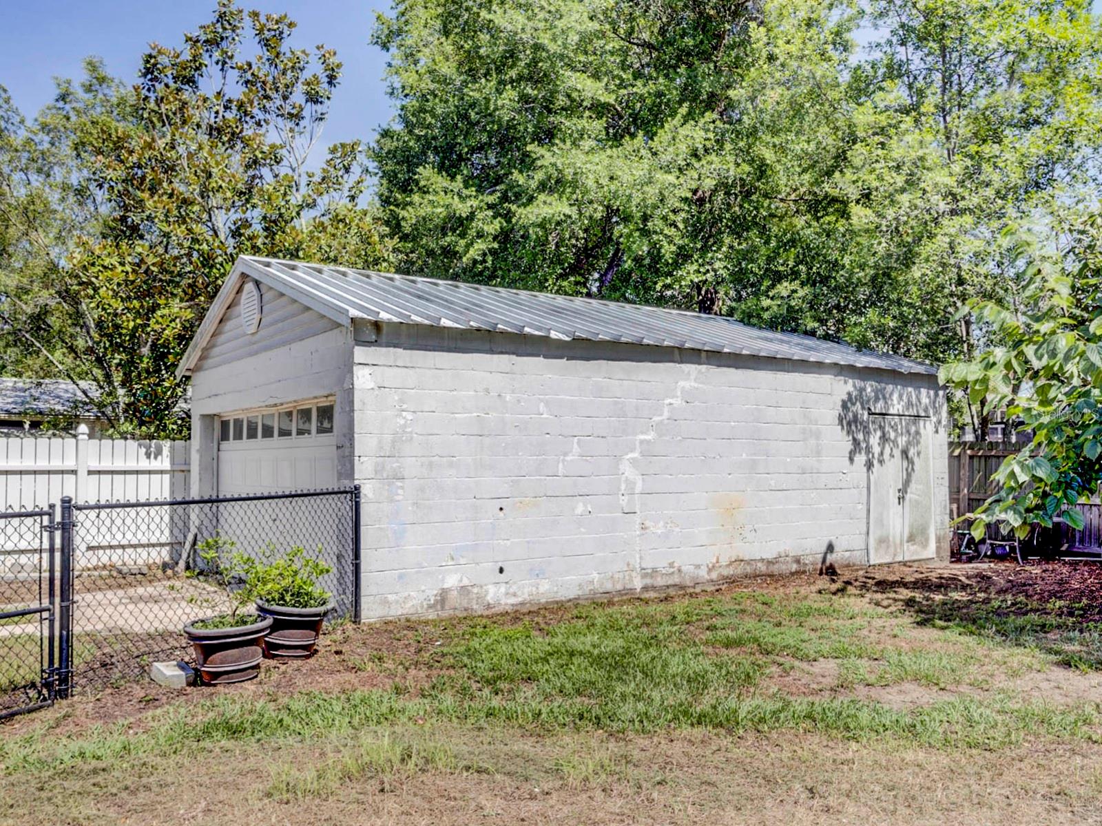 540 E Lemon St Property Photo 8