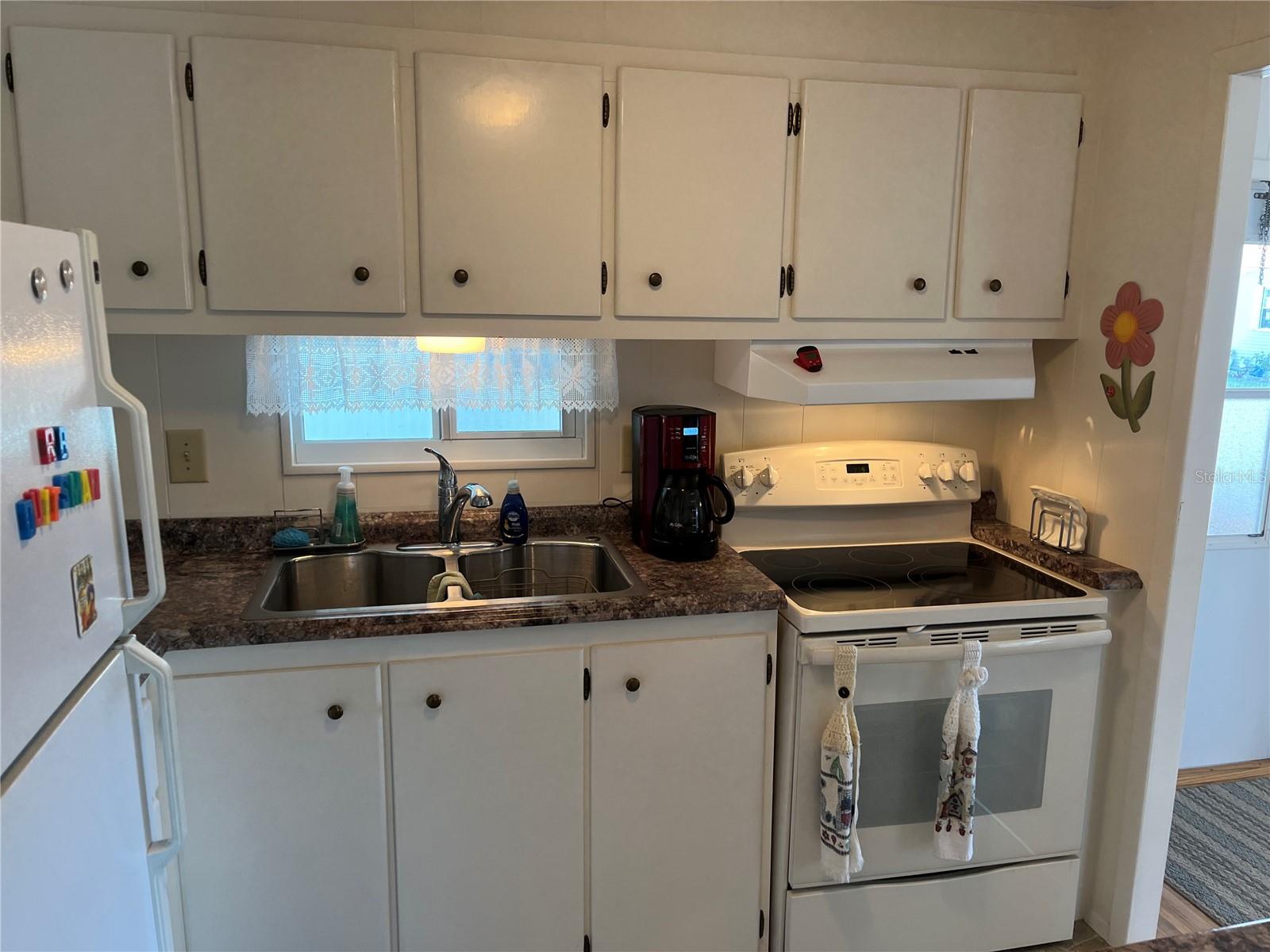 213 Como Dr Property Photo 10