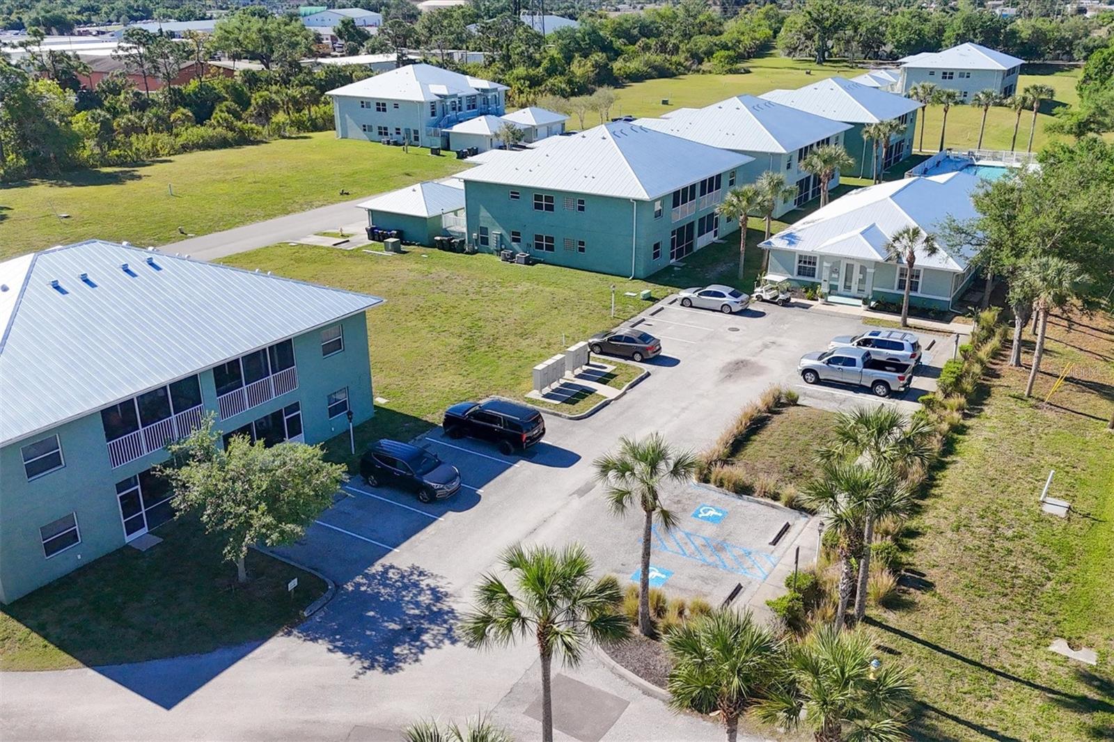 4520 S Biscayne Dr Property Photo 3