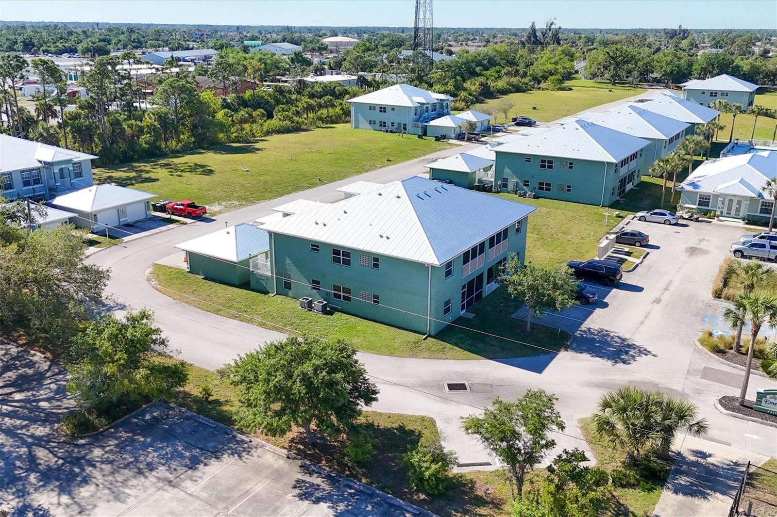 4520 S Biscayne Dr Property Photo 6
