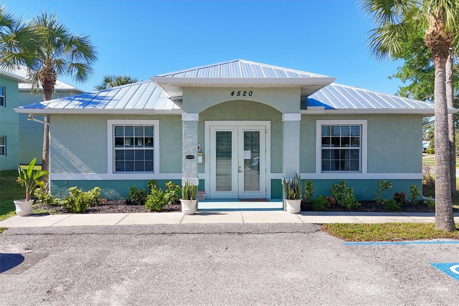 4520 S Biscayne Dr Property Photo 37
