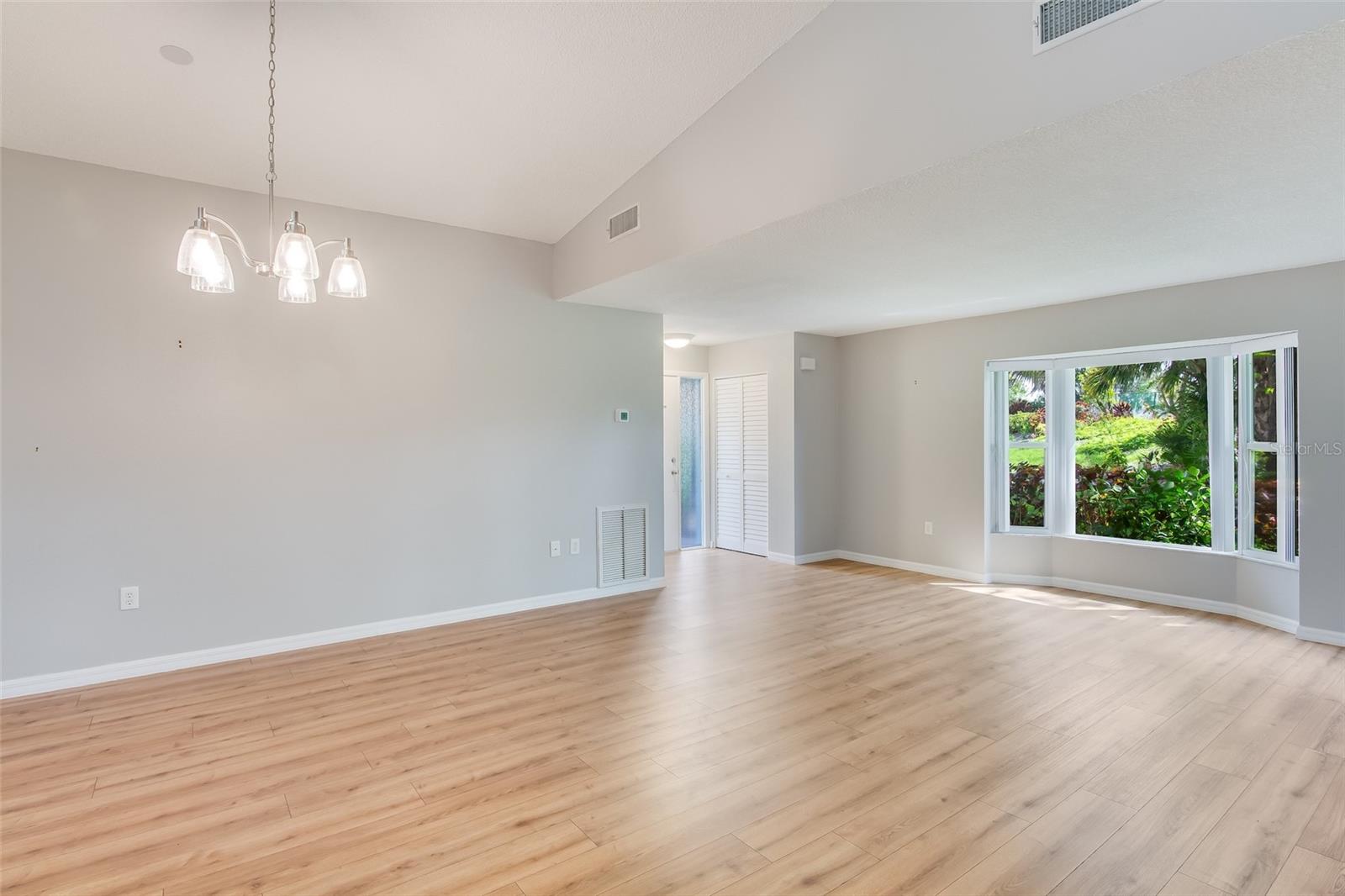 5723 Garden Lakes Dr Property Photo 16