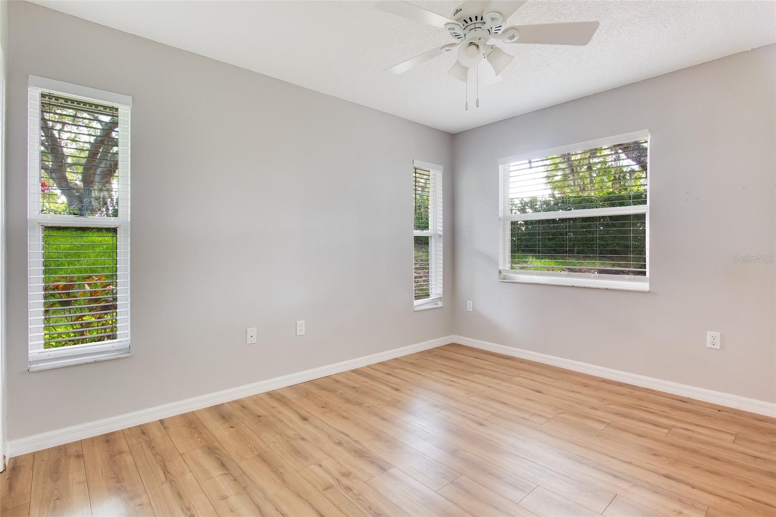 5723 Garden Lakes Dr Property Photo 19