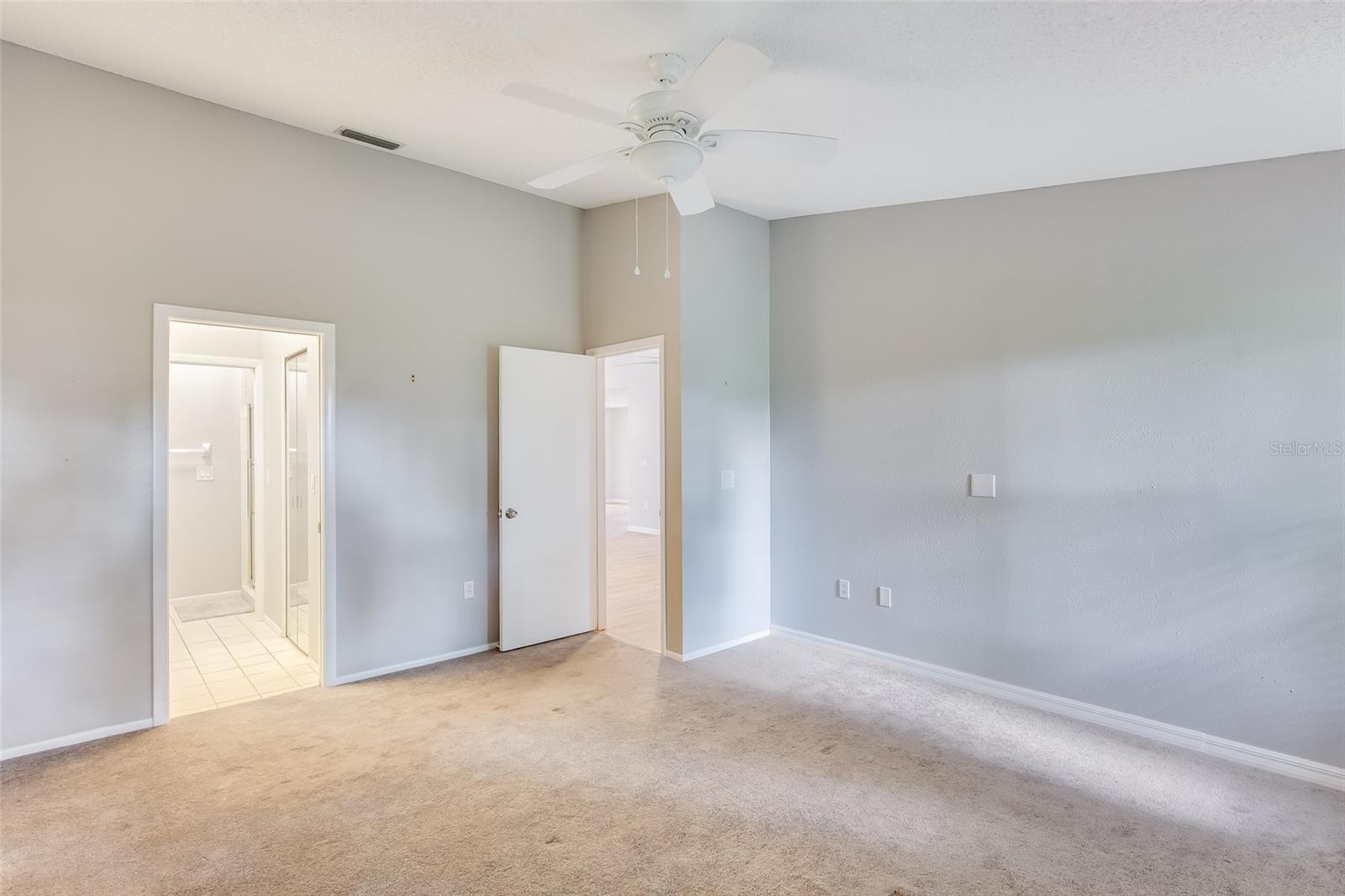 5723 Garden Lakes Dr Property Photo 25