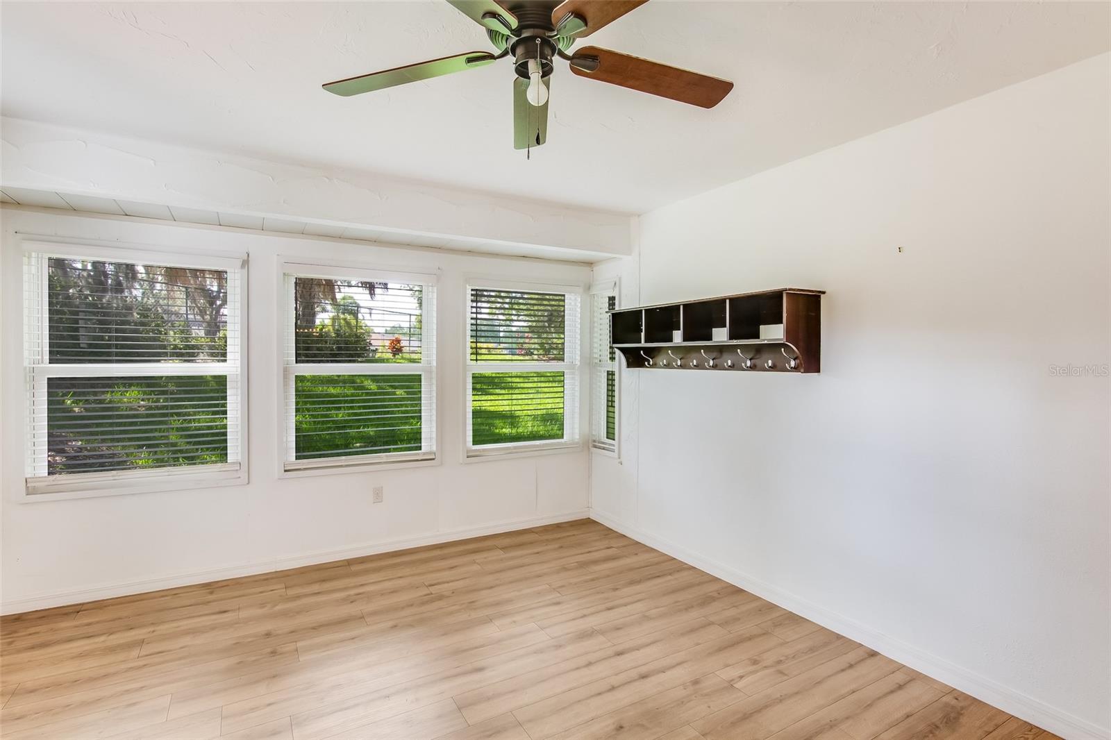 5723 Garden Lakes Dr Property Photo 33