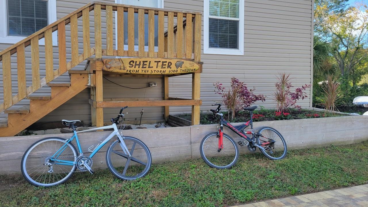 6300 Theodan St Property Photo 35