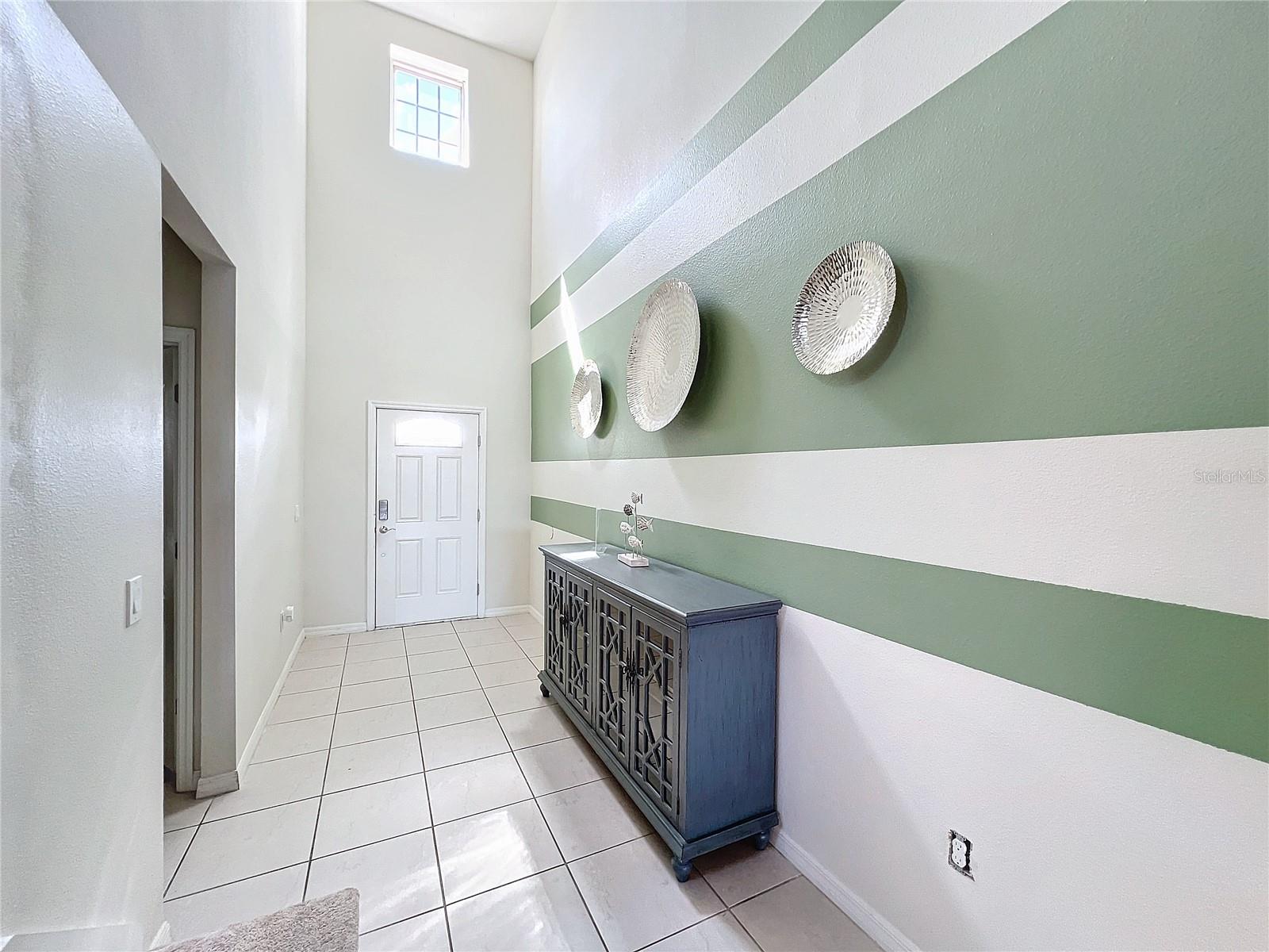 2411 Luxor Dr Property Photo 10