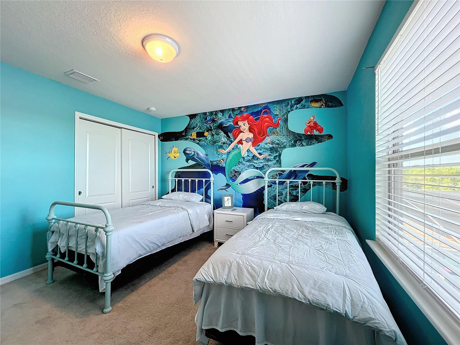 2411 Luxor Dr Property Photo 29