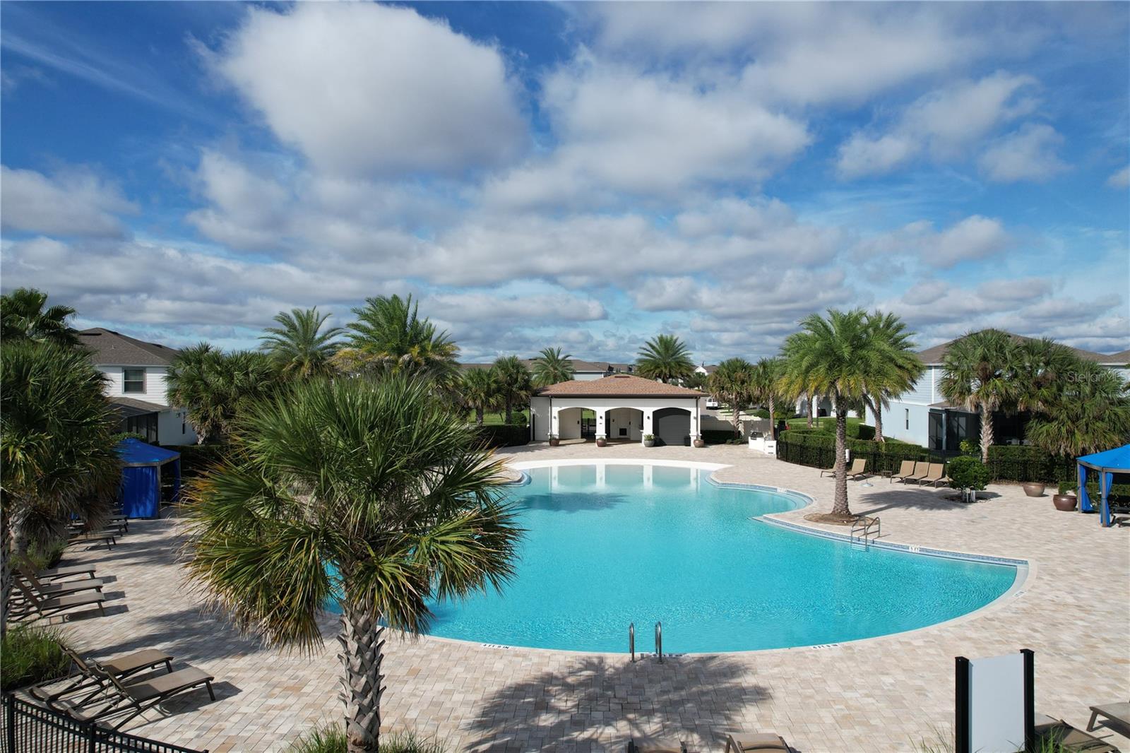 2411 Luxor Dr Property Photo 41