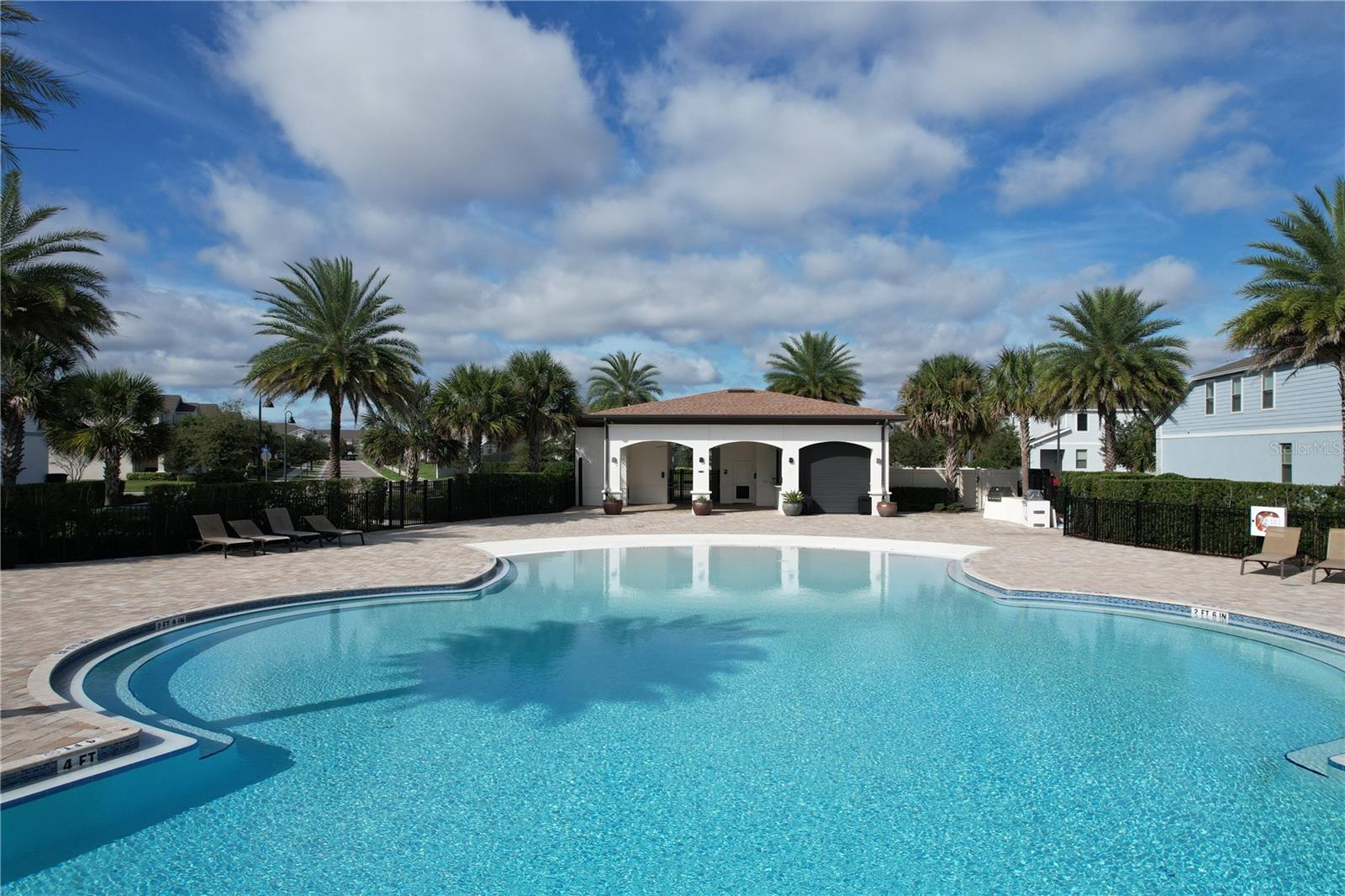 2411 Luxor Dr Property Photo 43