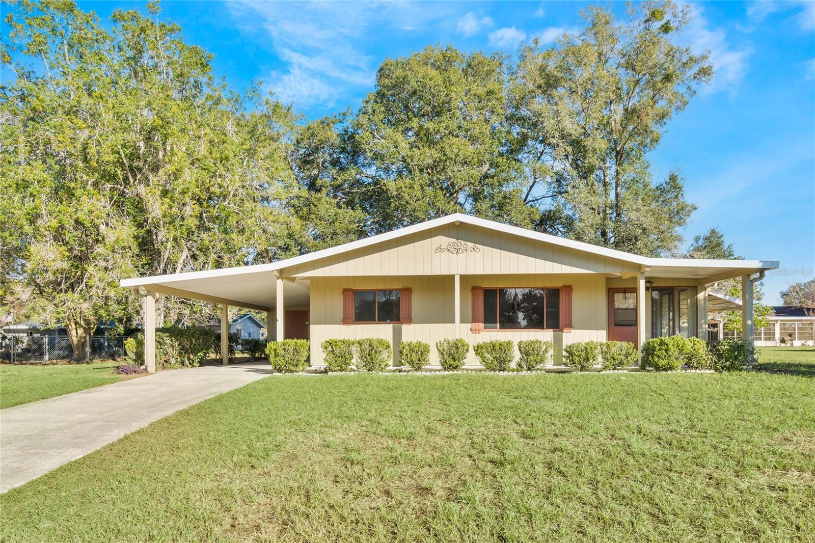 9951 Sw 101st Ln Property Photo 1