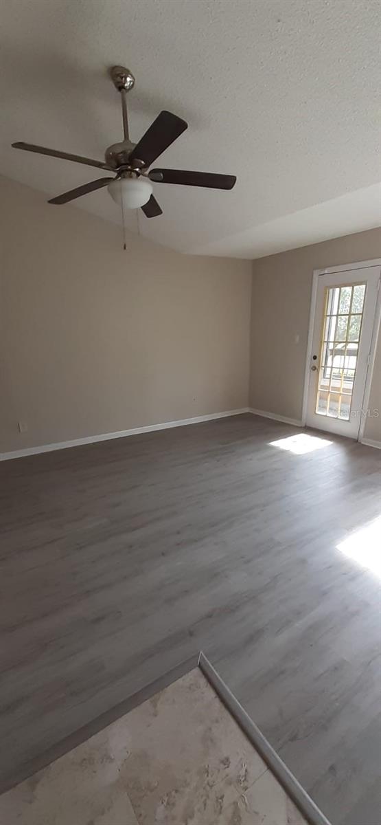 4301 Lizshire Ln #c211 Property Photo 4