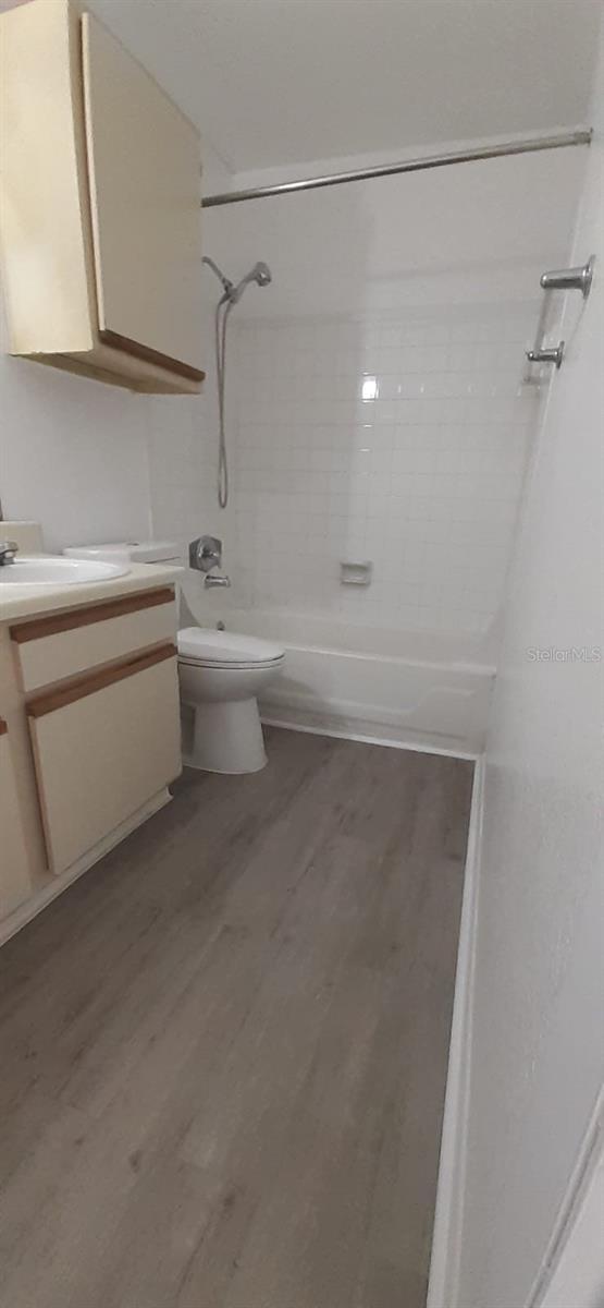 4301 Lizshire Ln #c211 Property Photo 14