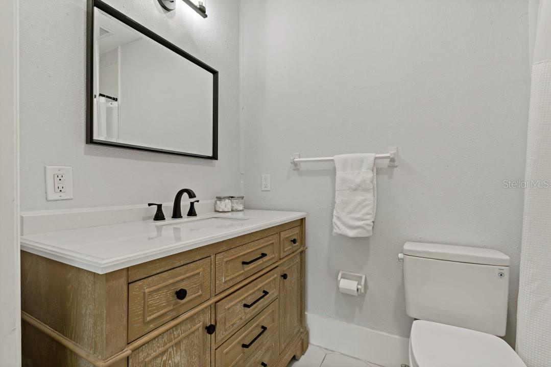 922 E Ida St Property Photo 16