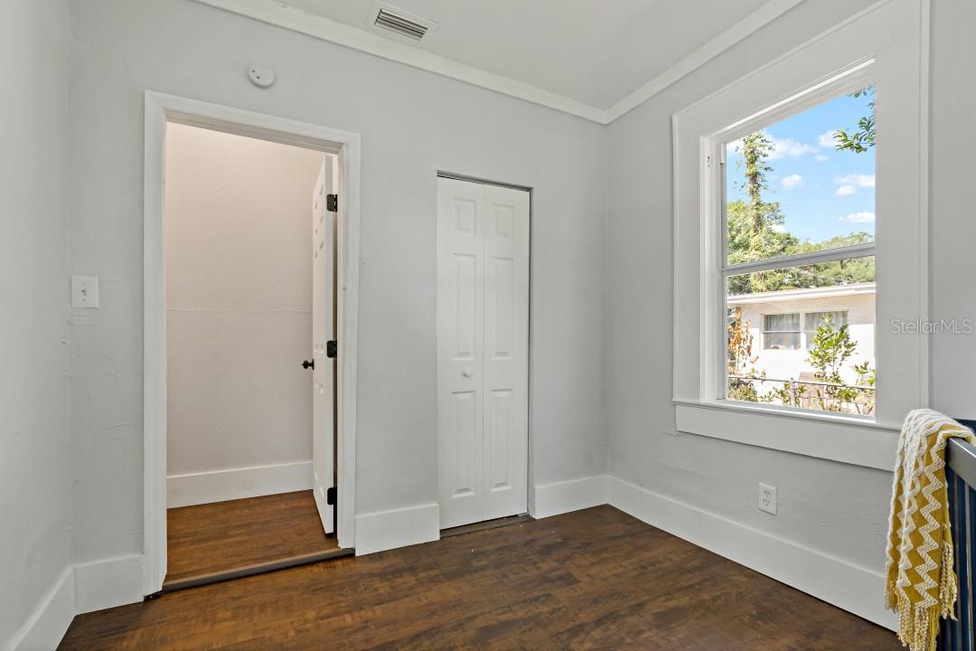 922 E Ida St Property Photo 18