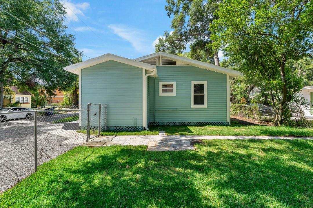 922 E Ida St Property Photo 25