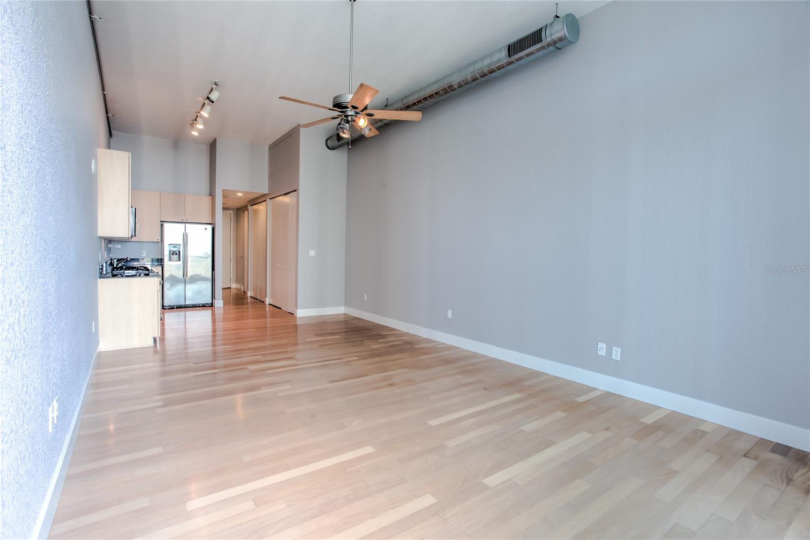 150 E Robinson St #6s-15 (631) Property Photo 6