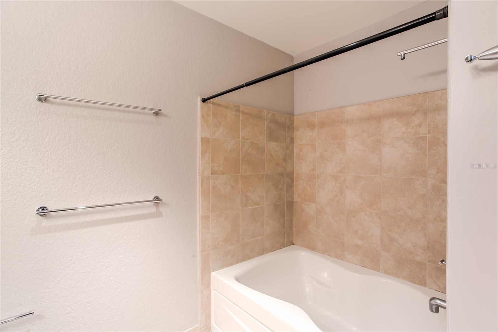 150 E Robinson St #6s-15 (631) Property Photo 10