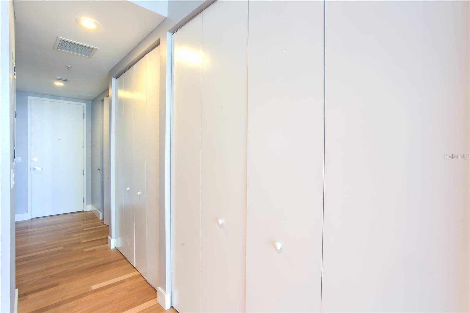 150 E Robinson St #6s-15 (631) Property Photo 11