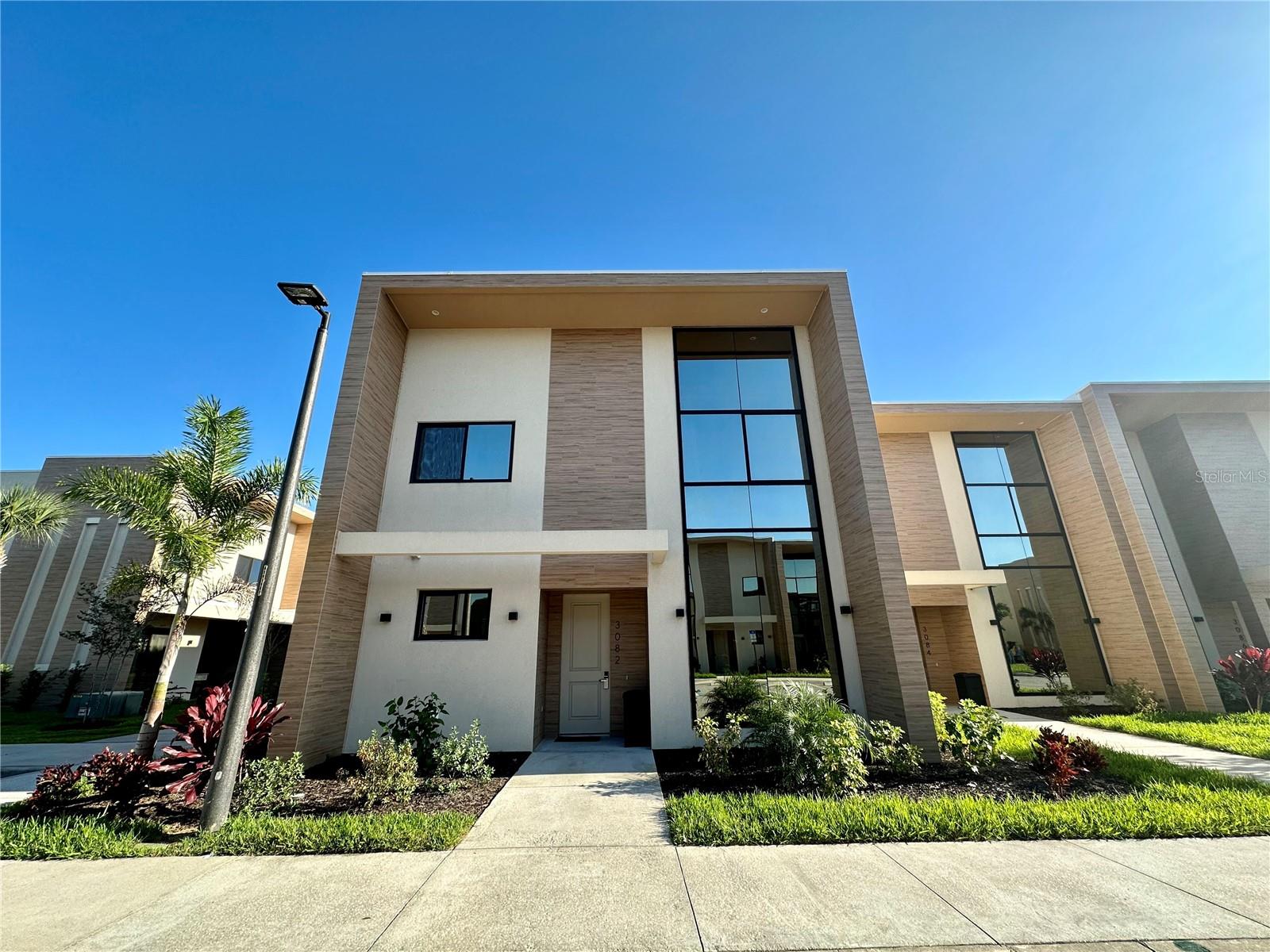 3082 Rockefeller Way #3082 Property Photo 1
