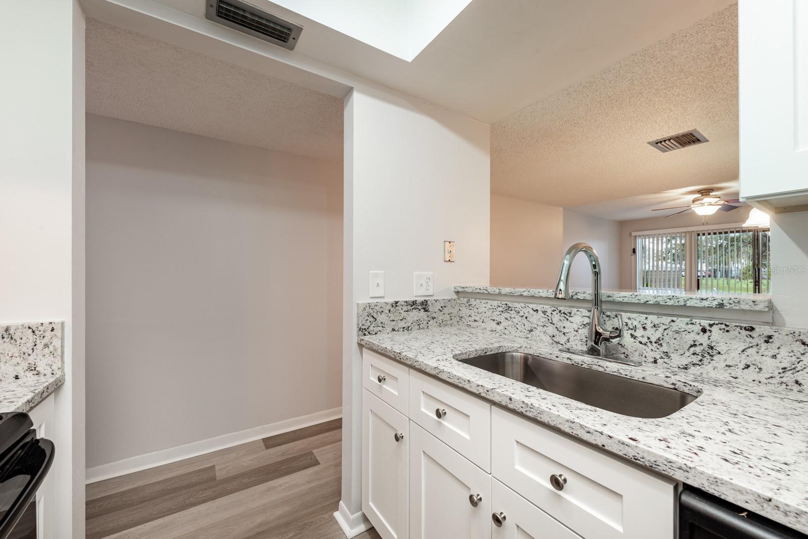5089 Eaglesmere Dr #d09 Property Photo 8