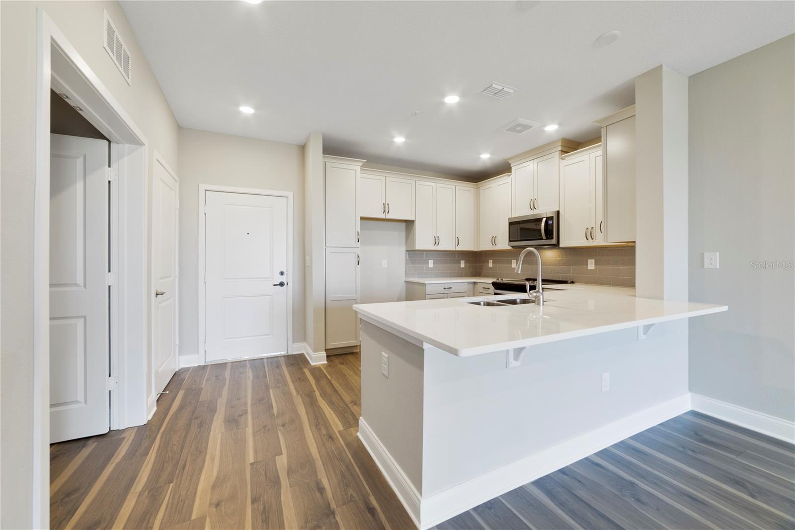 7521 Laureate Blvd #5304 Property Photo 4