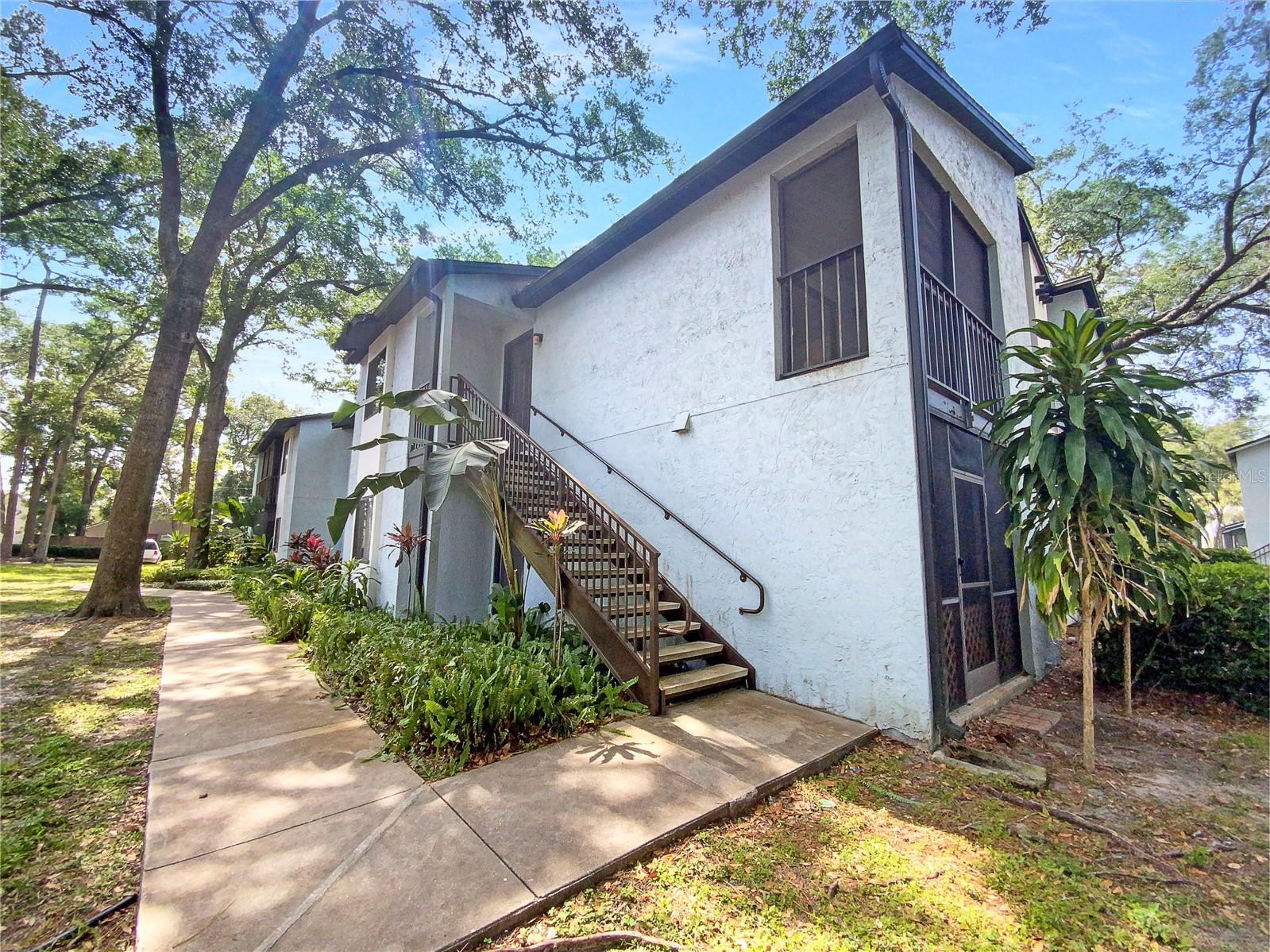 196 Riverbend Dr #204 Property Photo 1