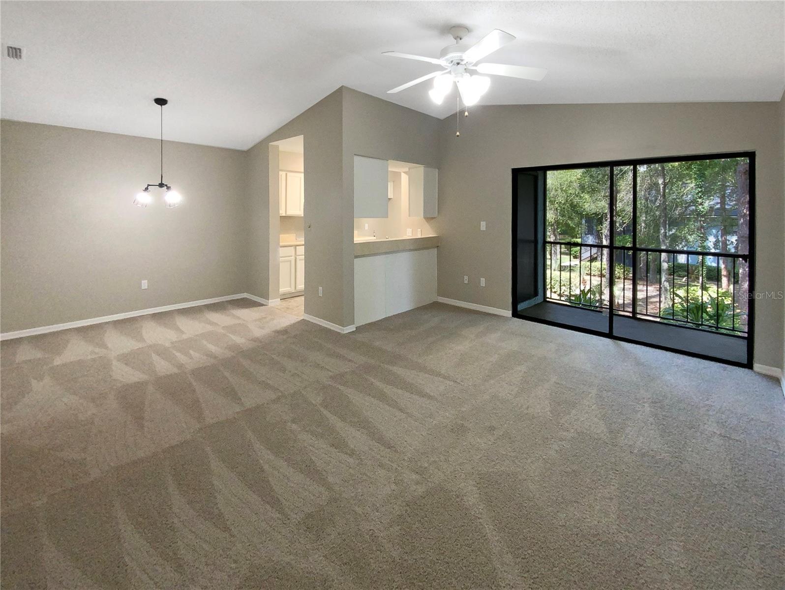 196 Riverbend Dr #204 Property Photo 3