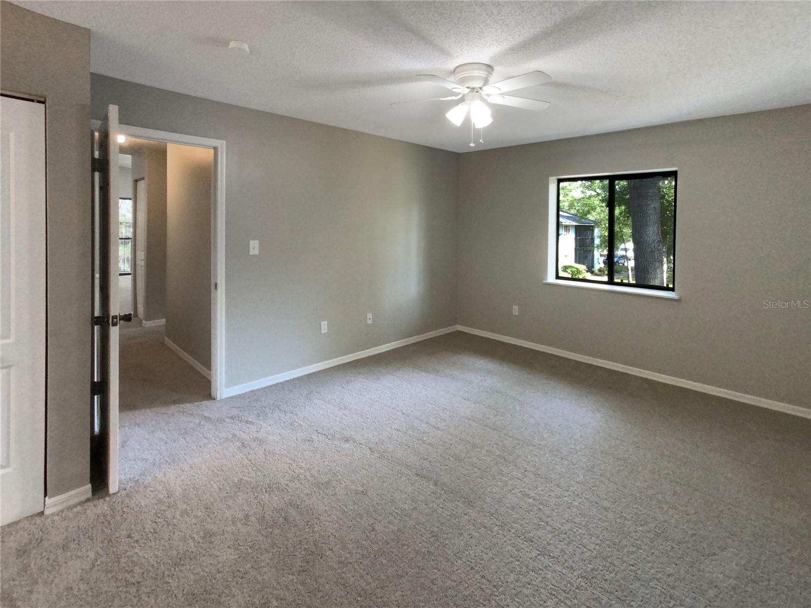 196 Riverbend Dr #204 Property Photo 5