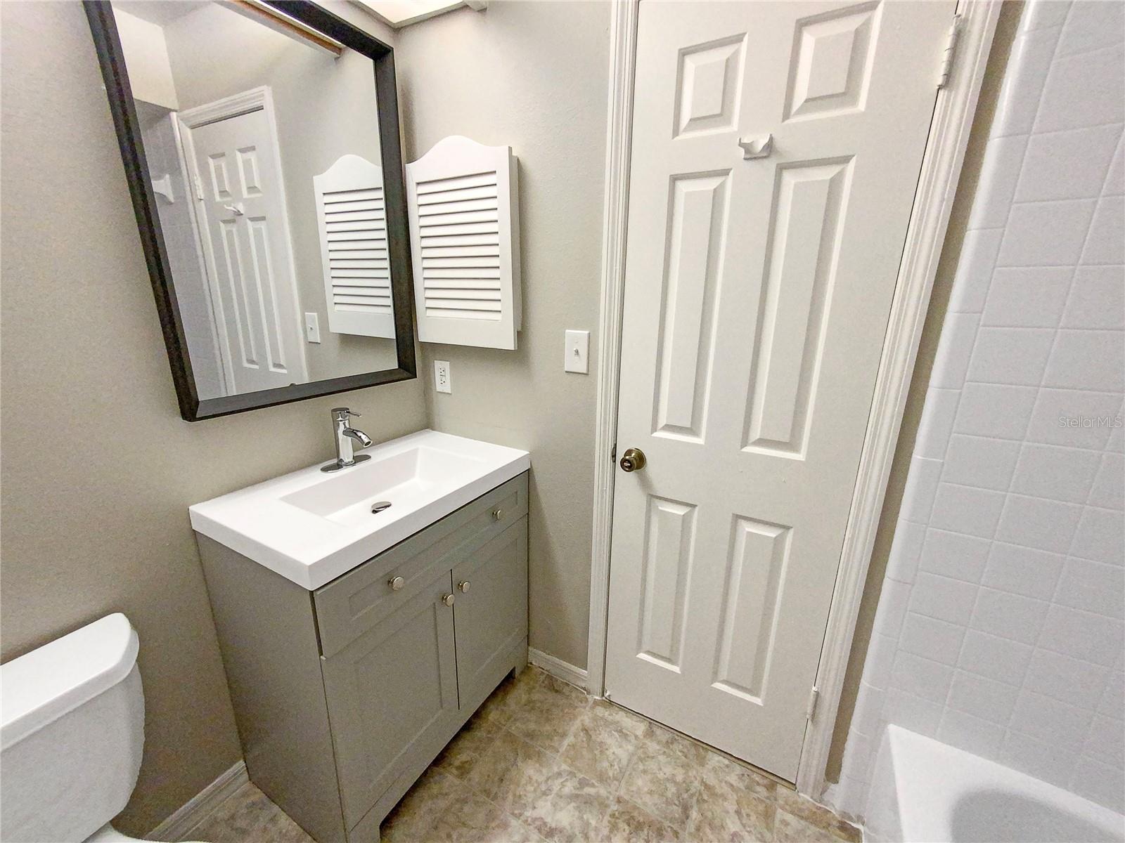 196 Riverbend Dr #204 Property Photo 14