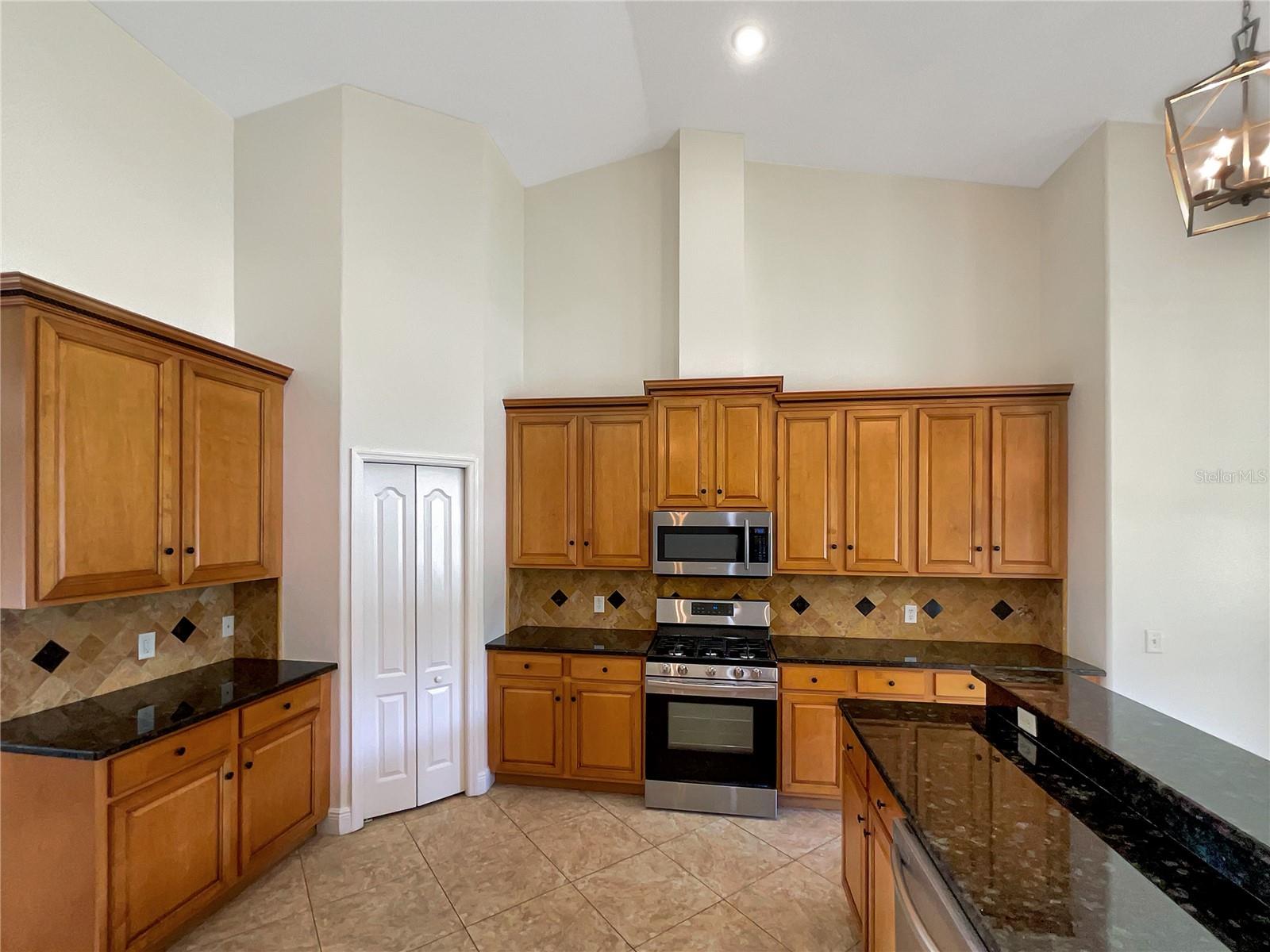 2513 Andrea Lynn Dr Property Photo 16