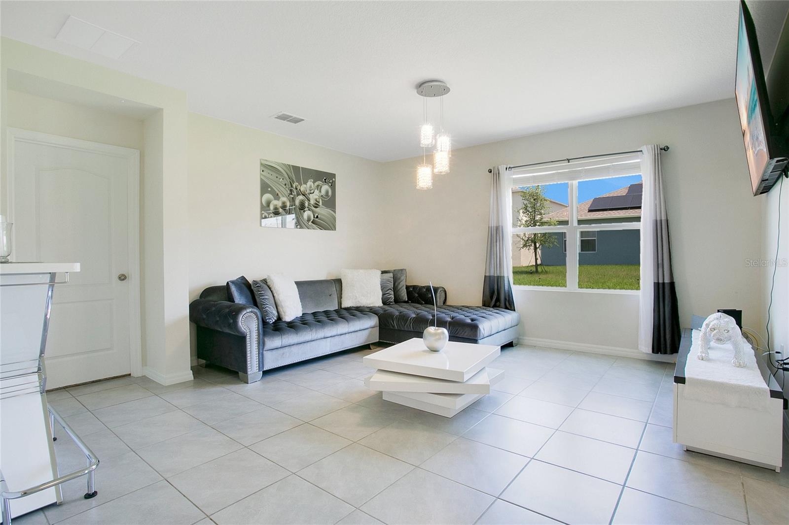 1157 Torrente Ln Property Photo 4