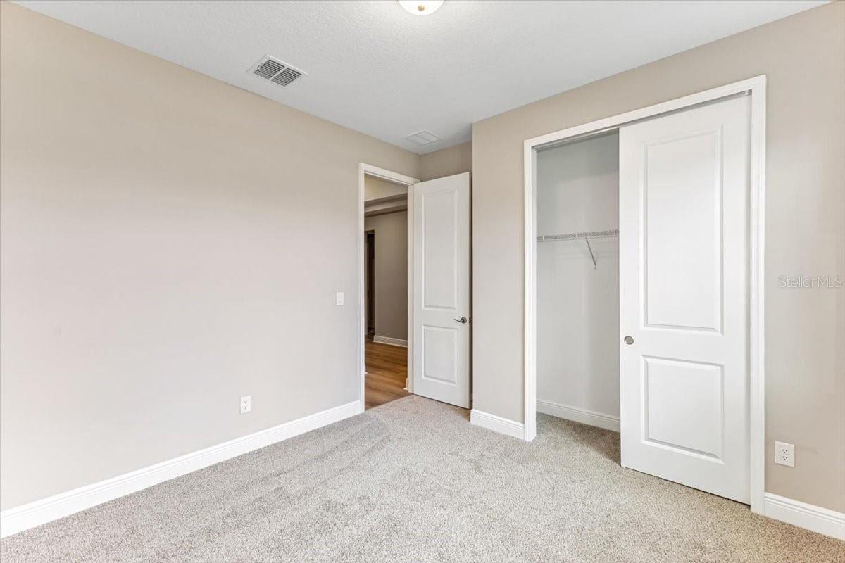 352 Birkdale Dr Property Photo 3