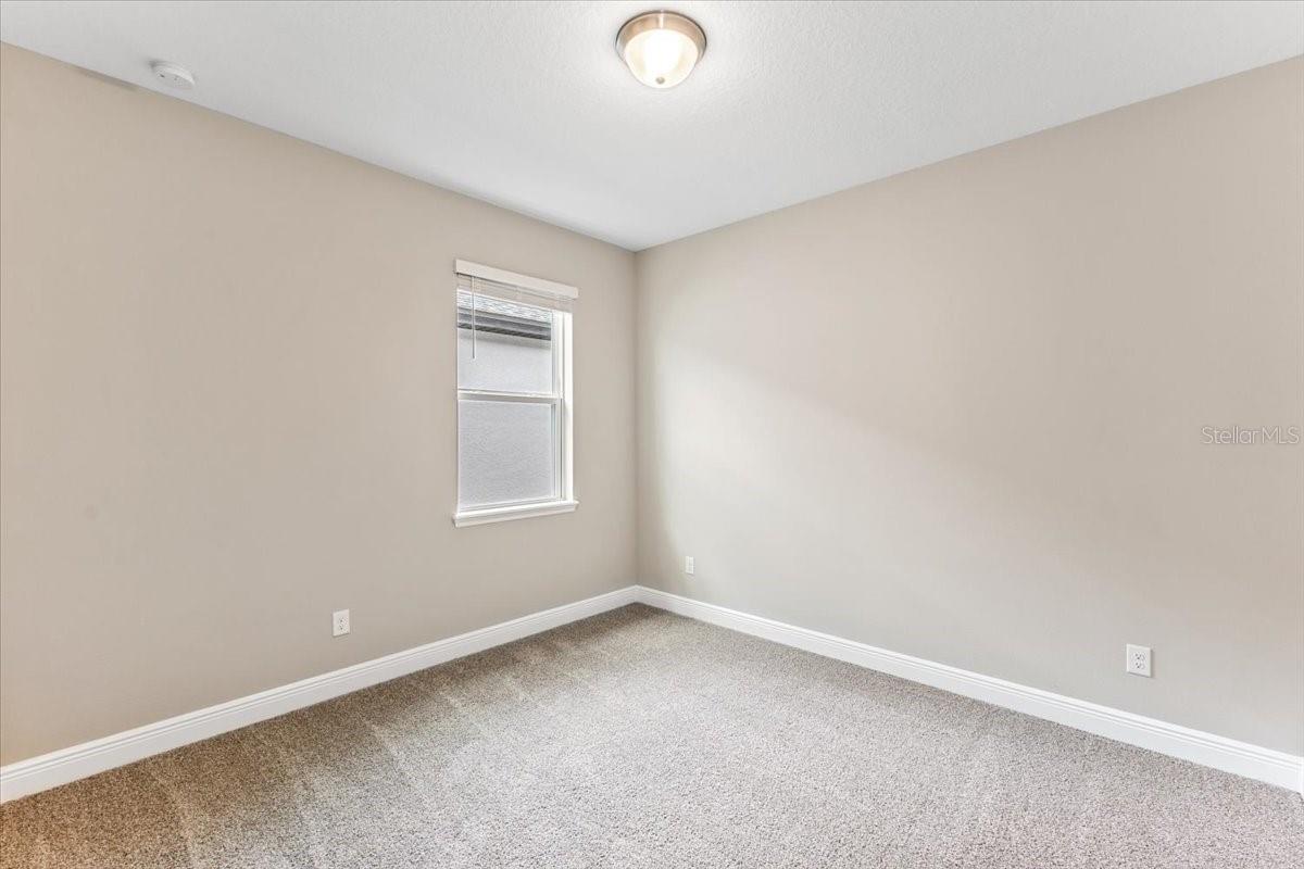 352 Birkdale Dr Property Photo 4